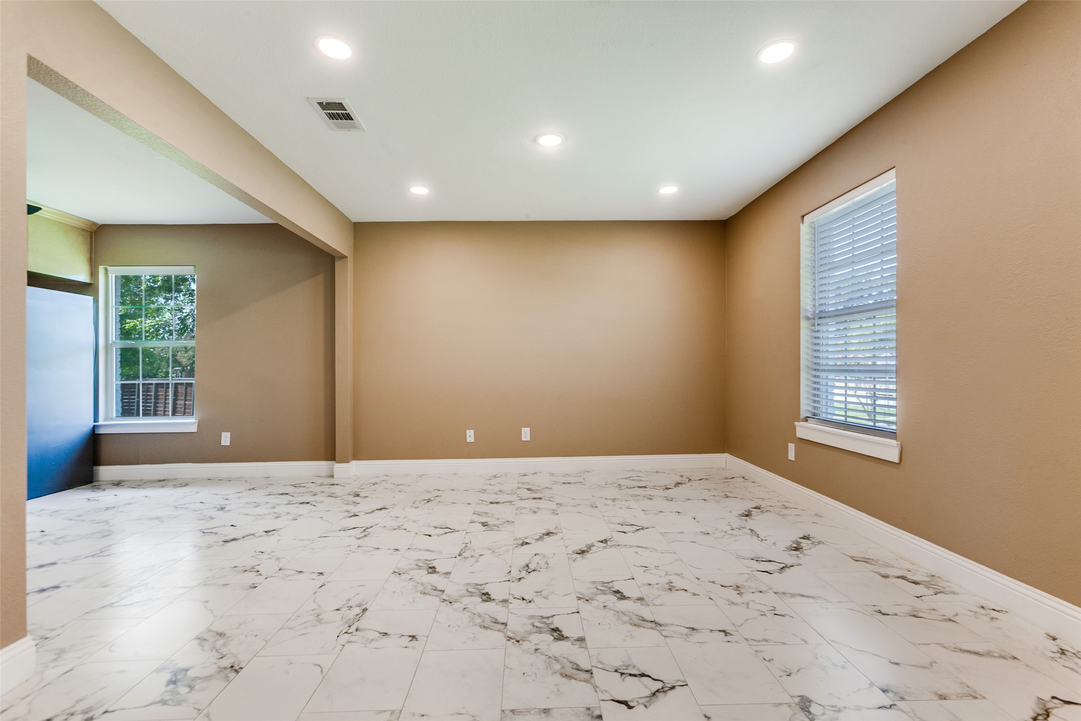 418 E Spring Valley Road