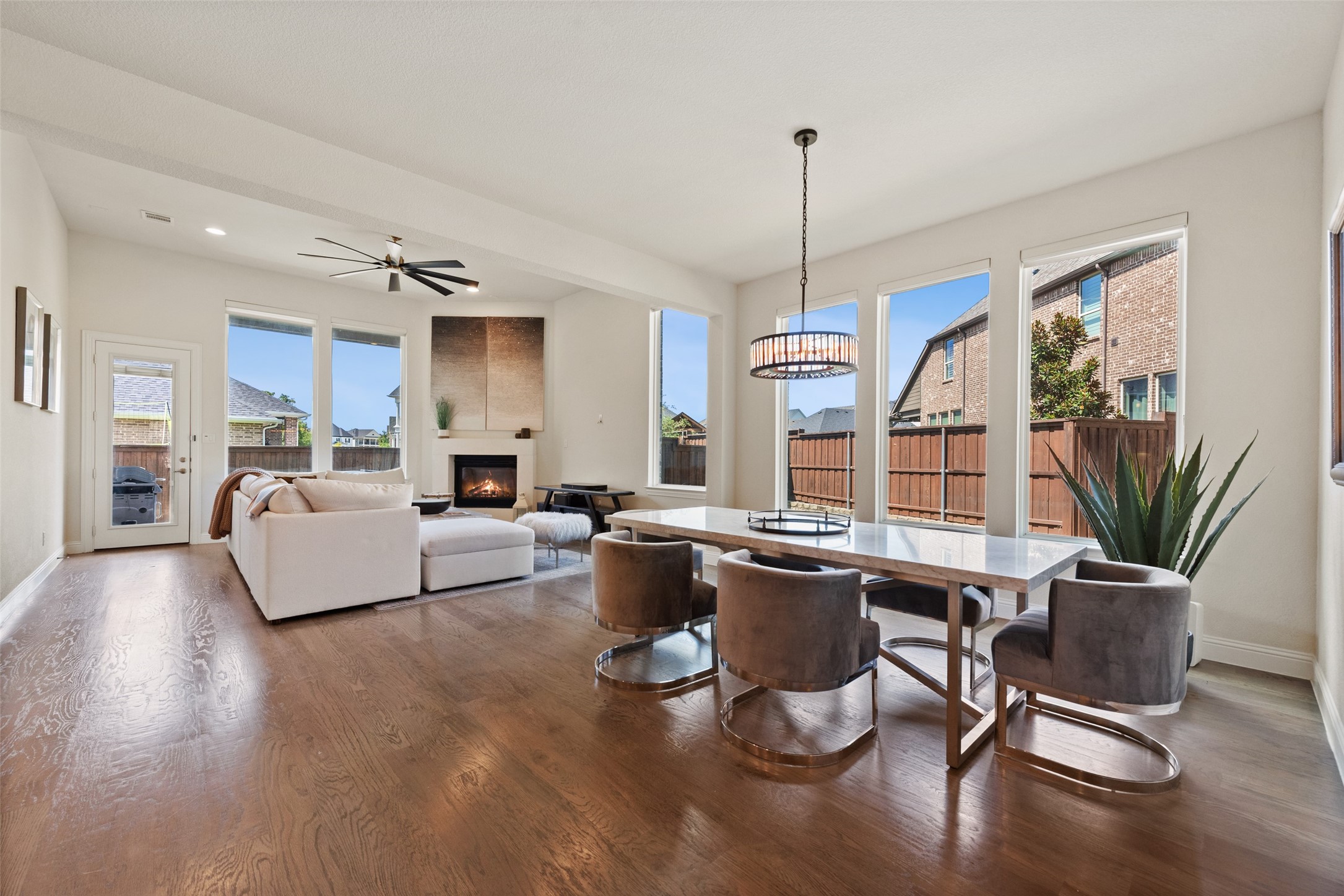 884 Alfred Court