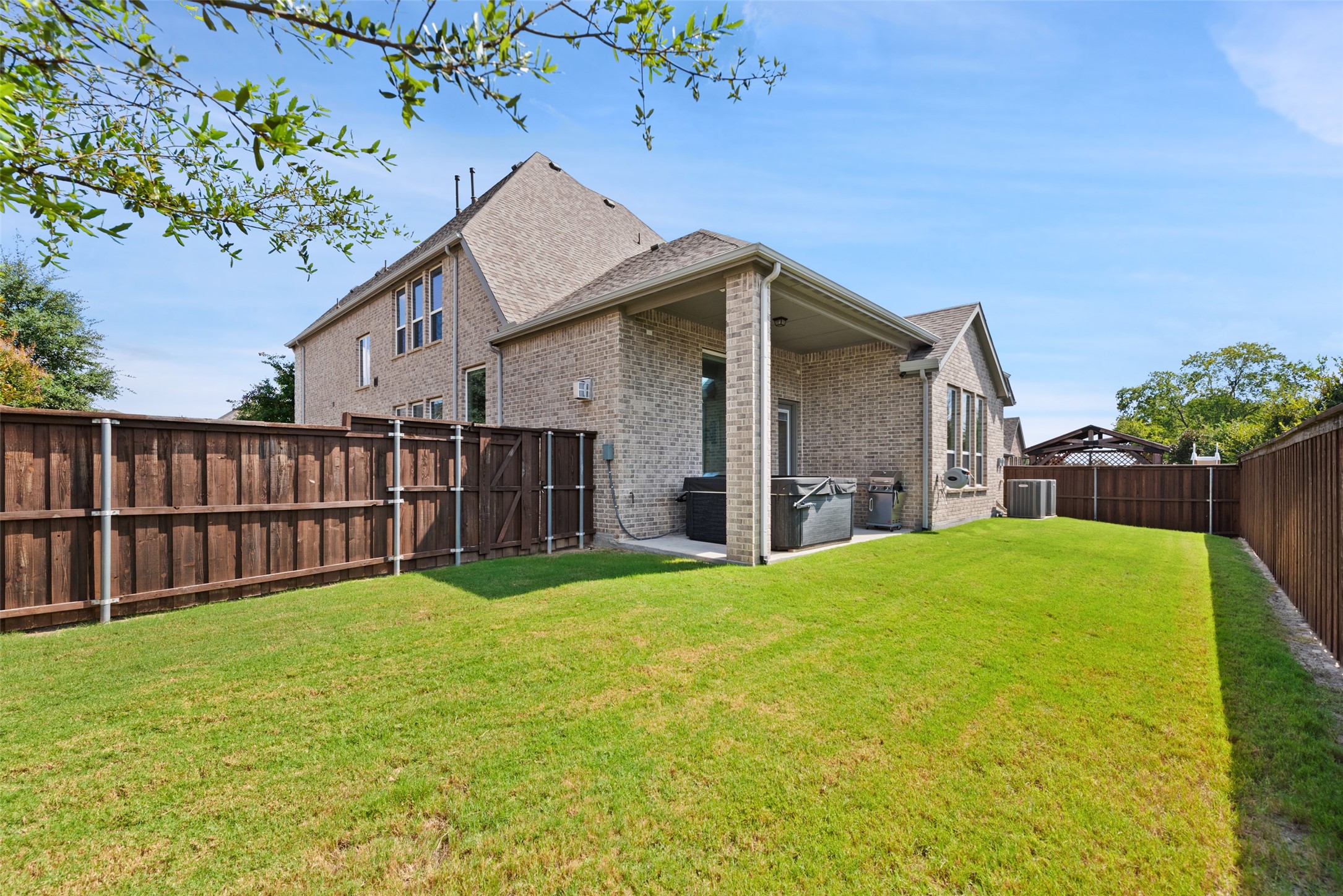 884 Alfred Court