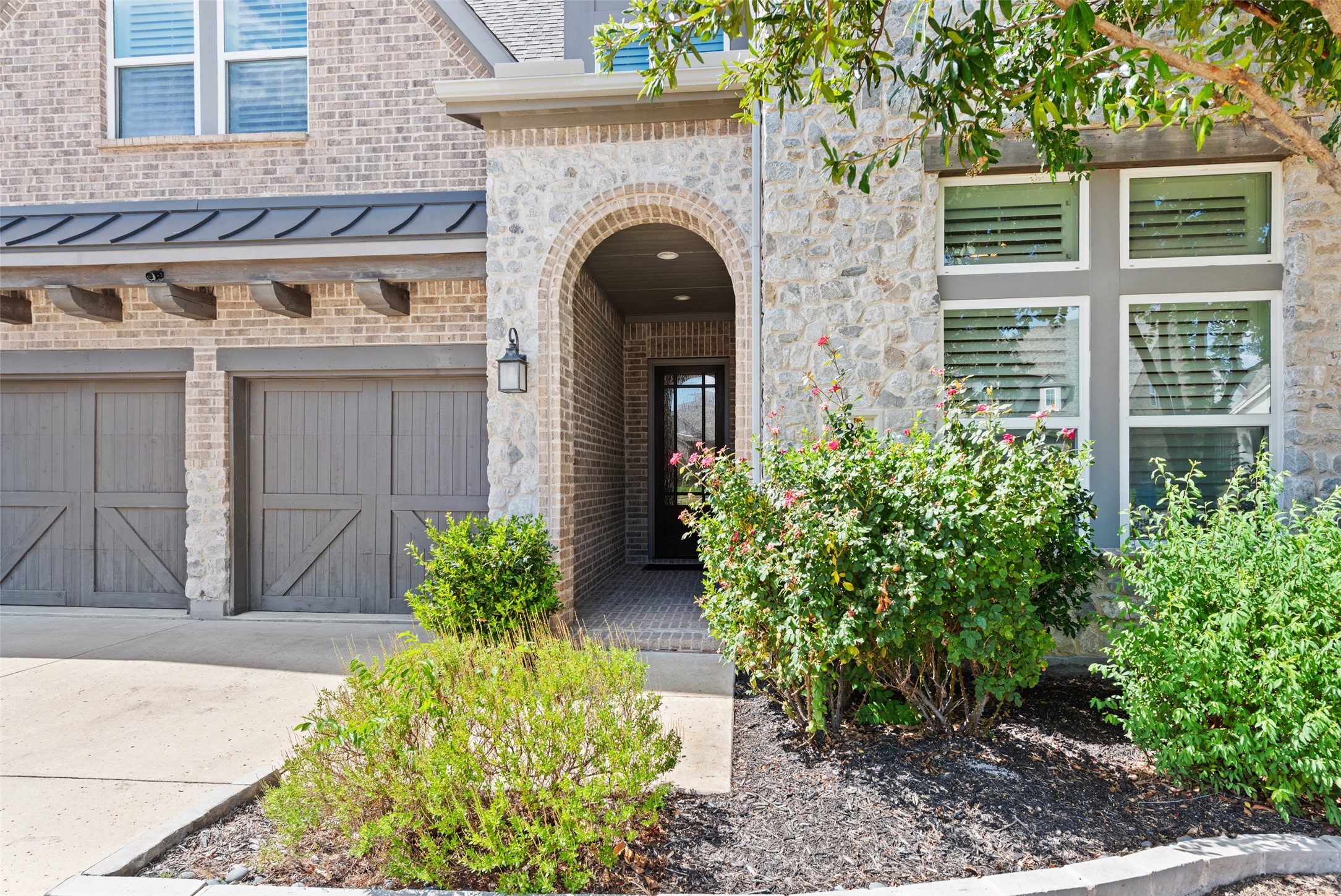 884 Alfred Court