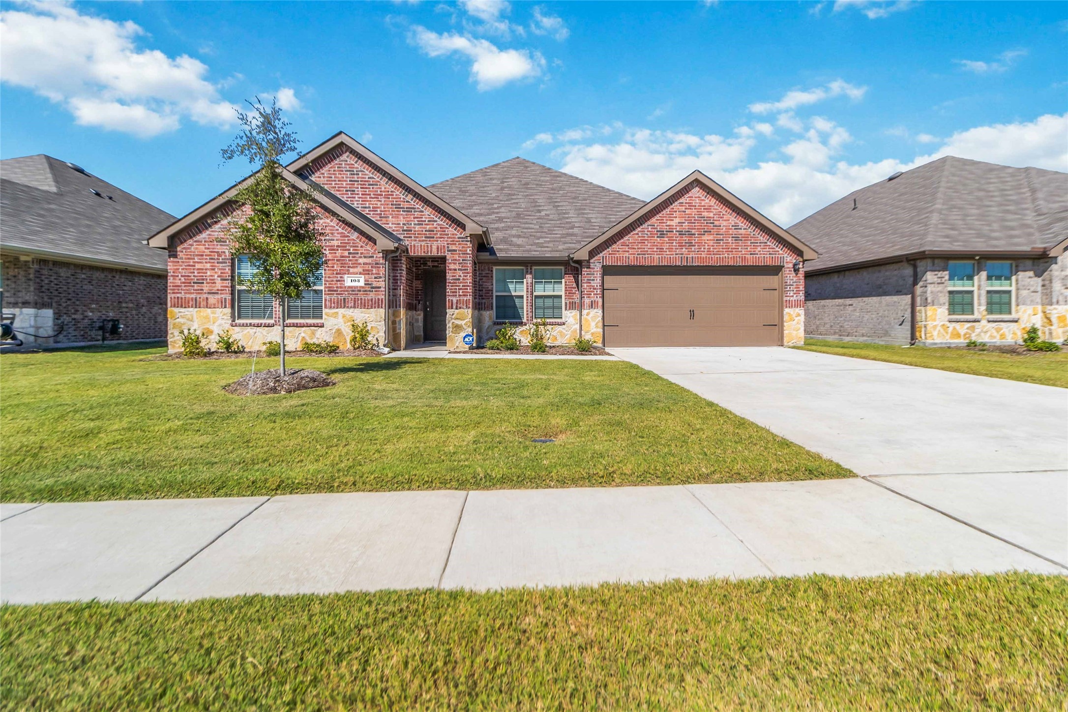103 Mapleoak Drive