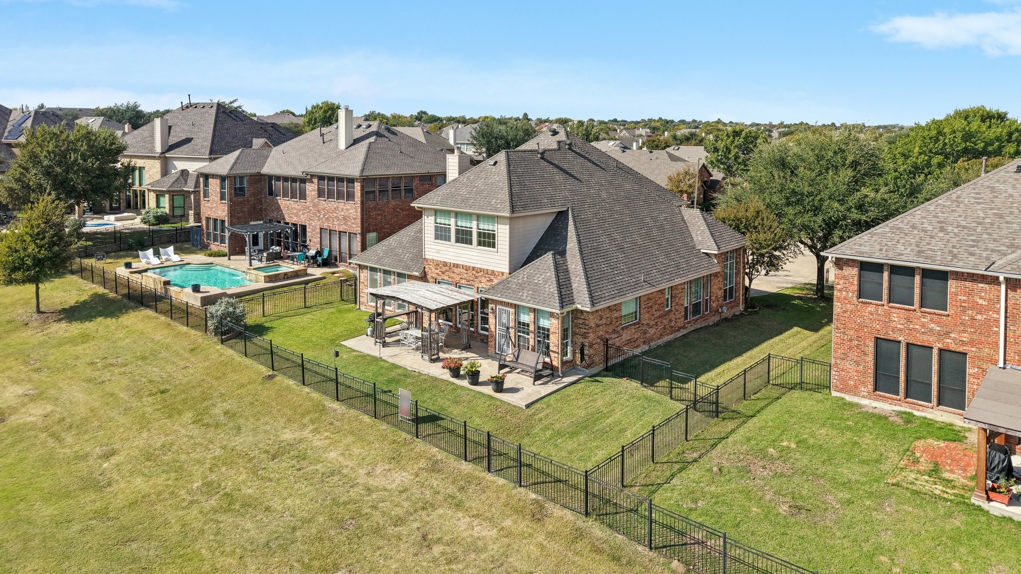 6506 Lakecrest Drive