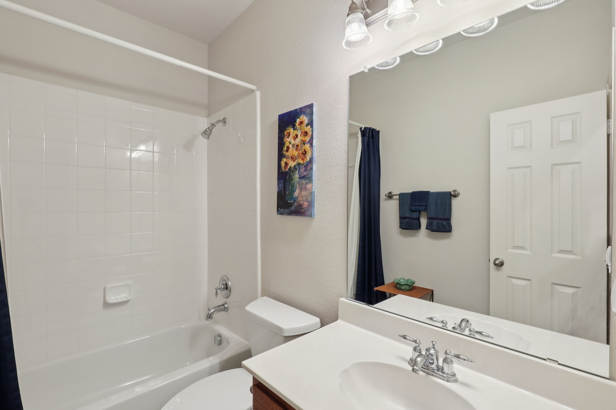 6506 Lakecrest Drive