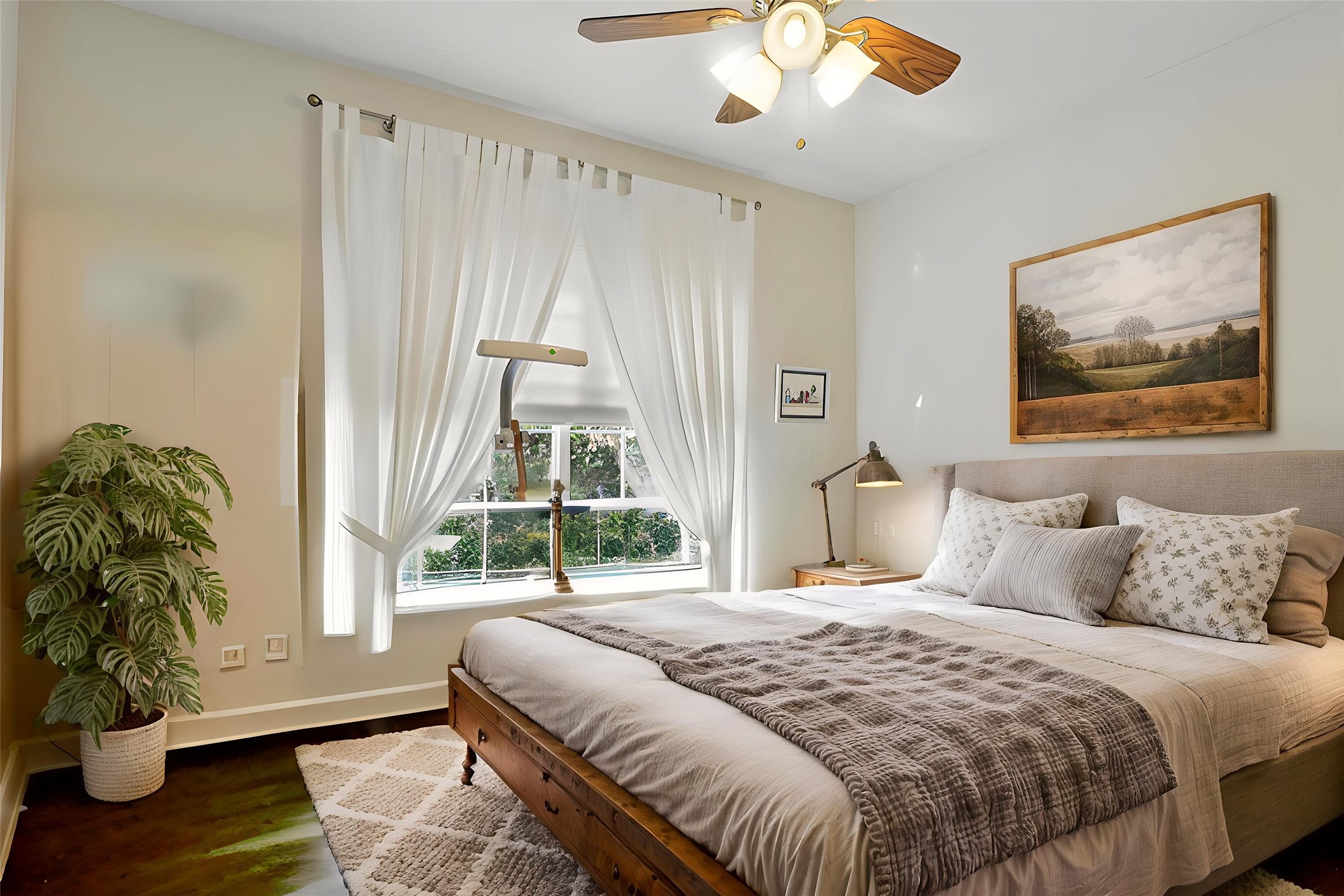 6506 Lakecrest Drive