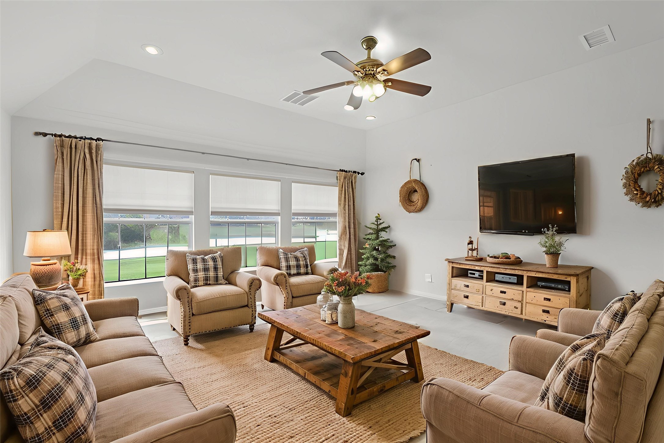 6506 Lakecrest Drive