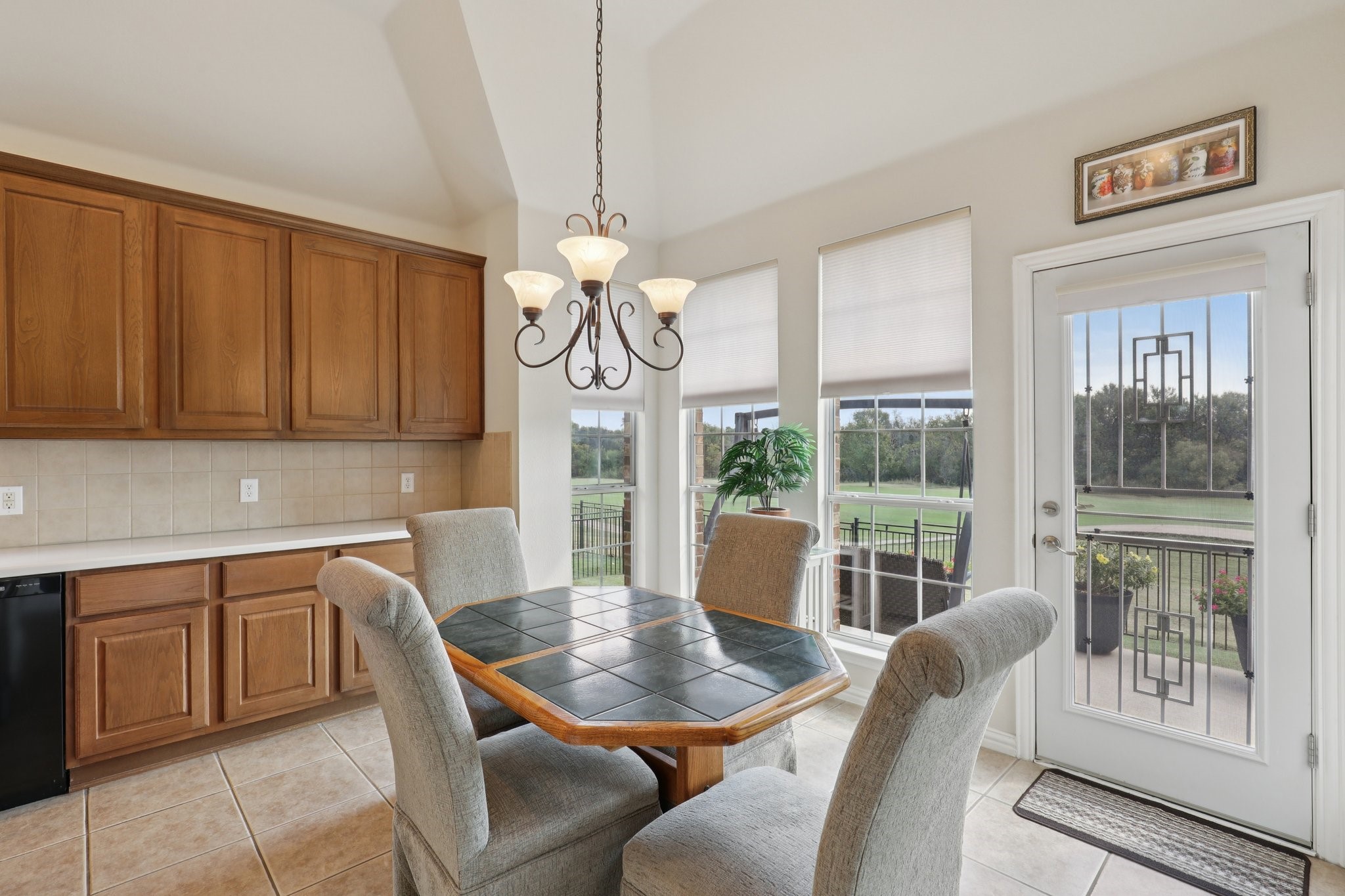 6506 Lakecrest Drive