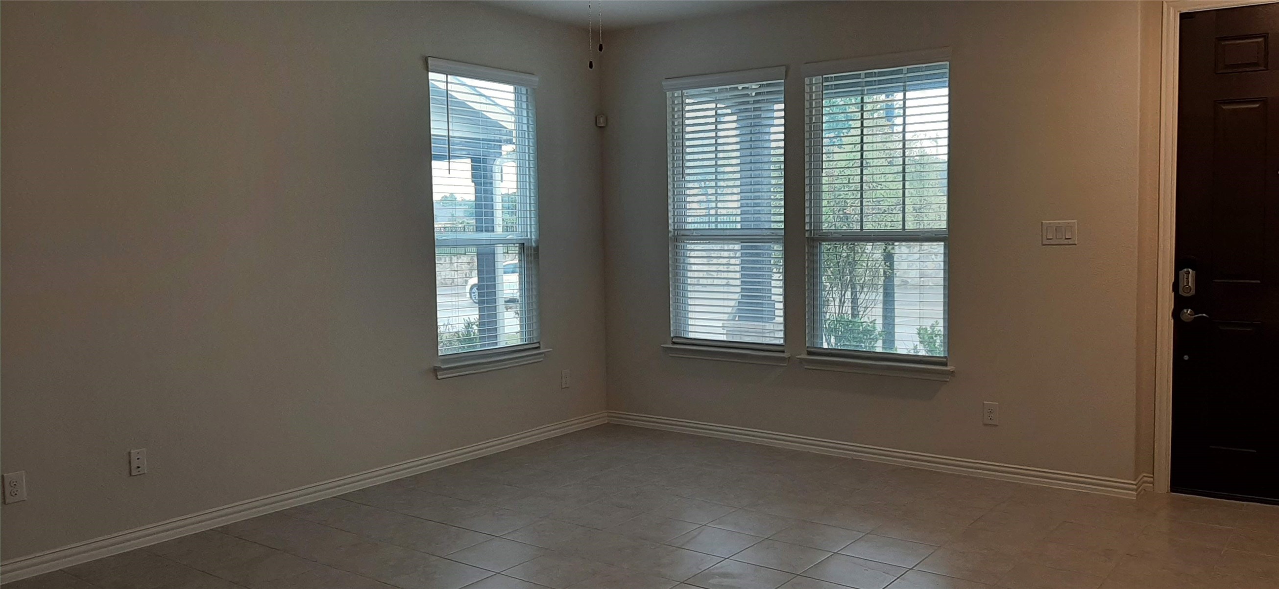 325 Kennewick Drive