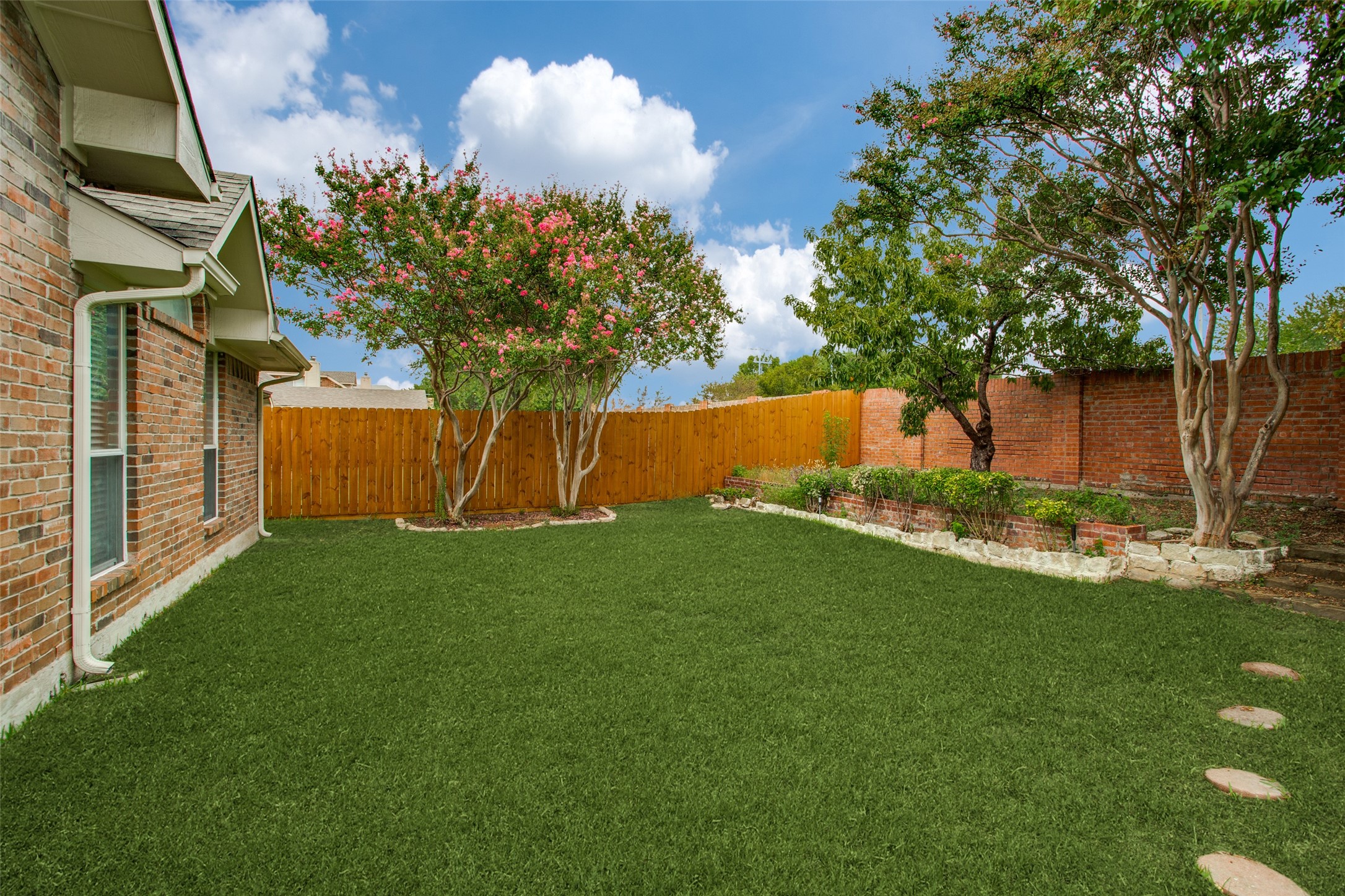 7006 Woodsprings Drive