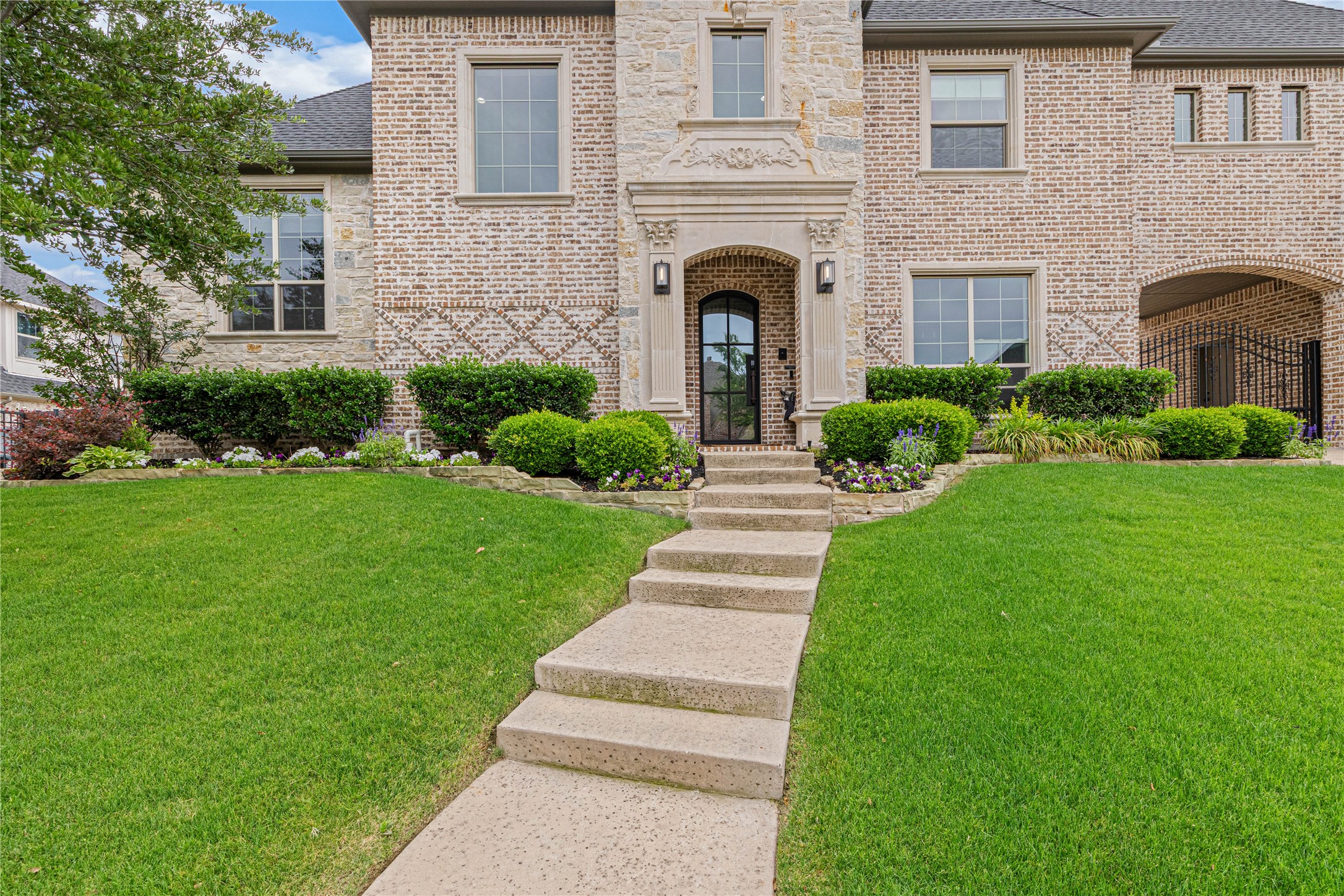 960 Packsaddle Trail