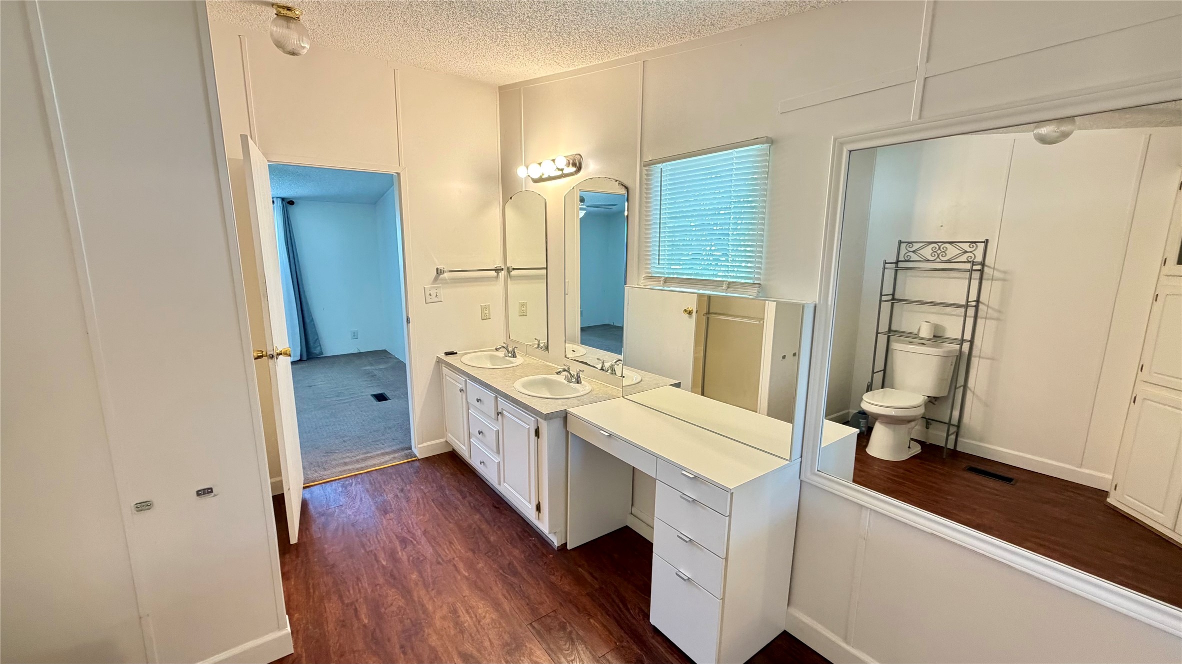 3789 Jacobs Lane