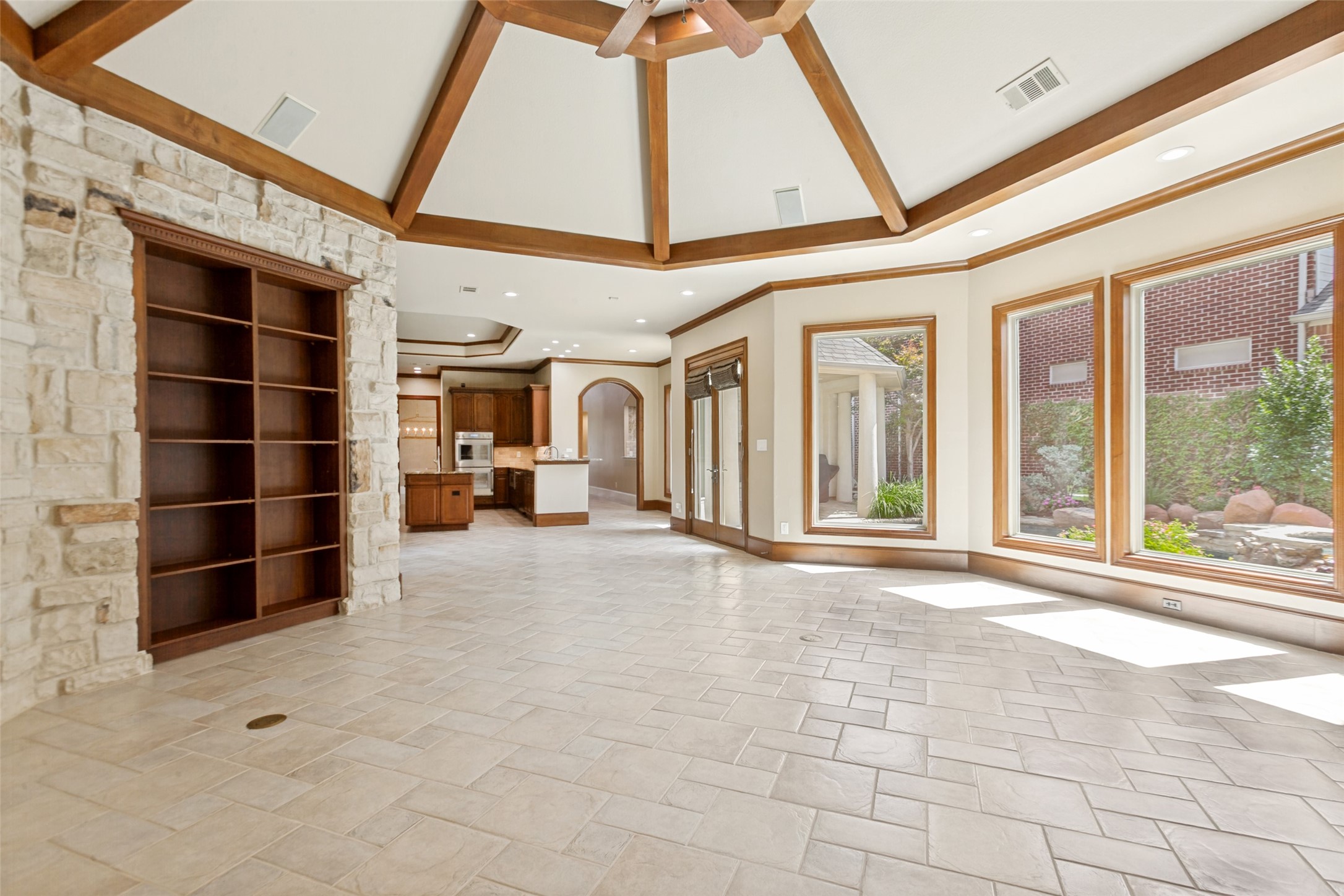 5128 Meadowlark Drive
