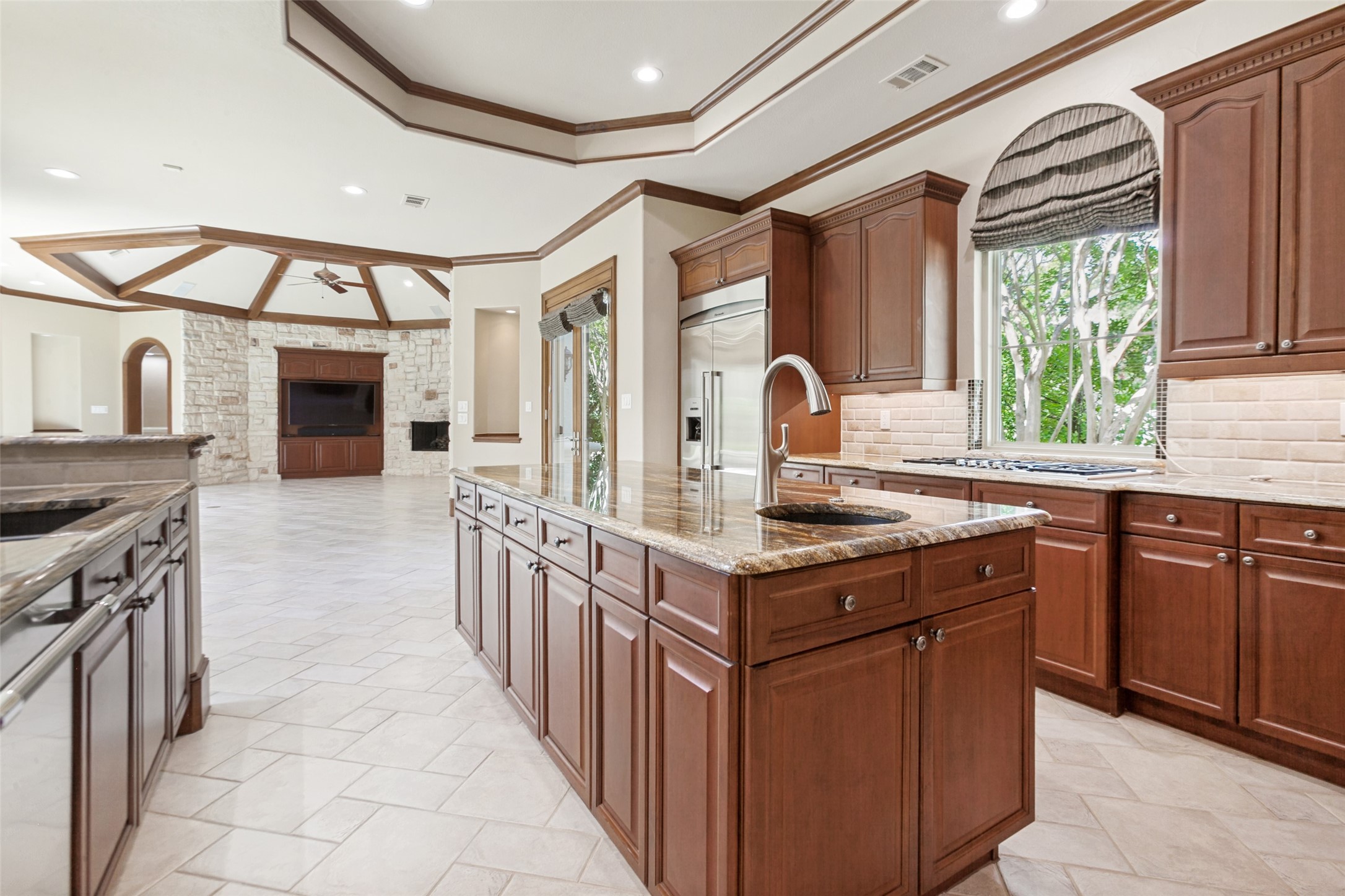 5128 Meadowlark Drive