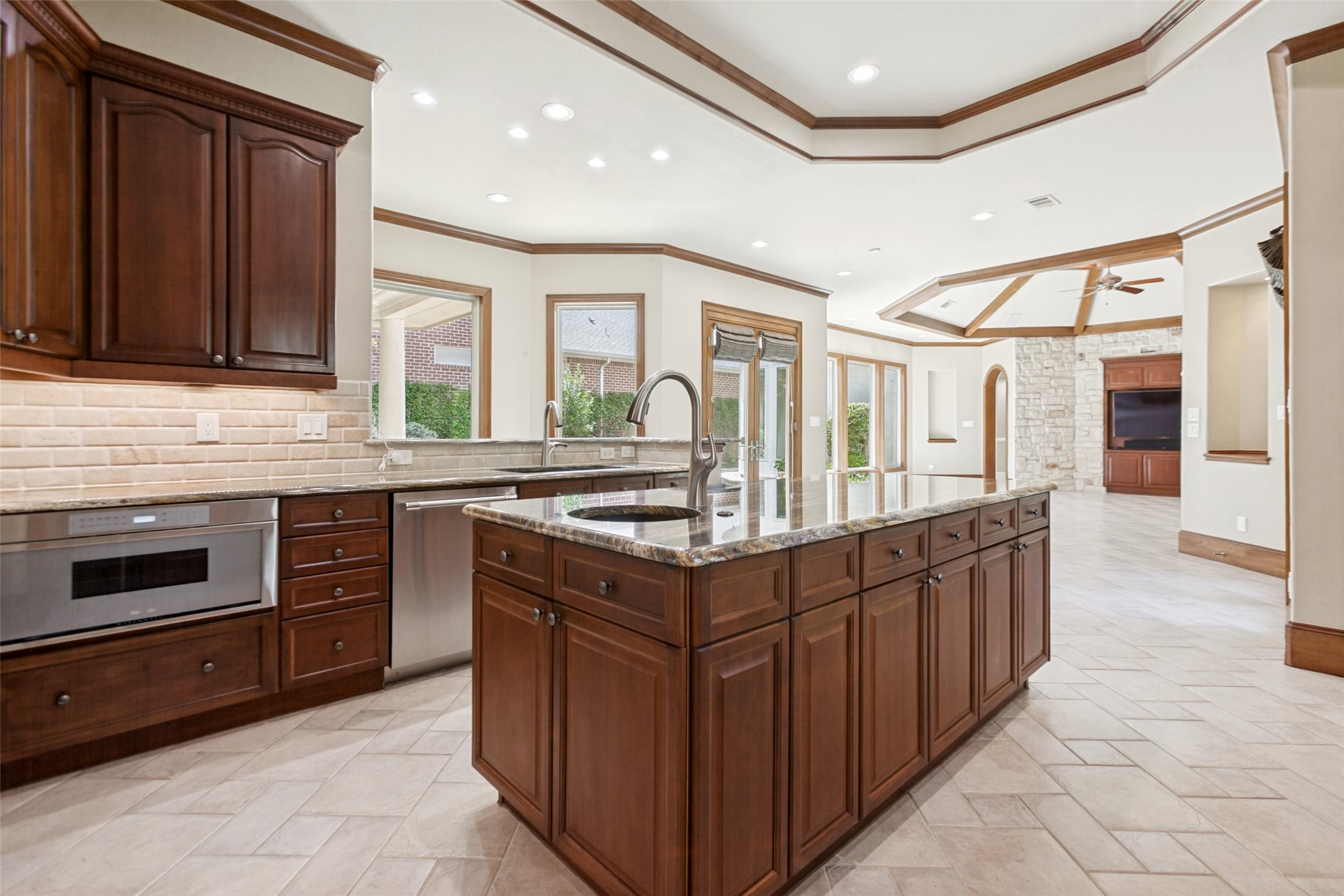 5128 Meadowlark Drive