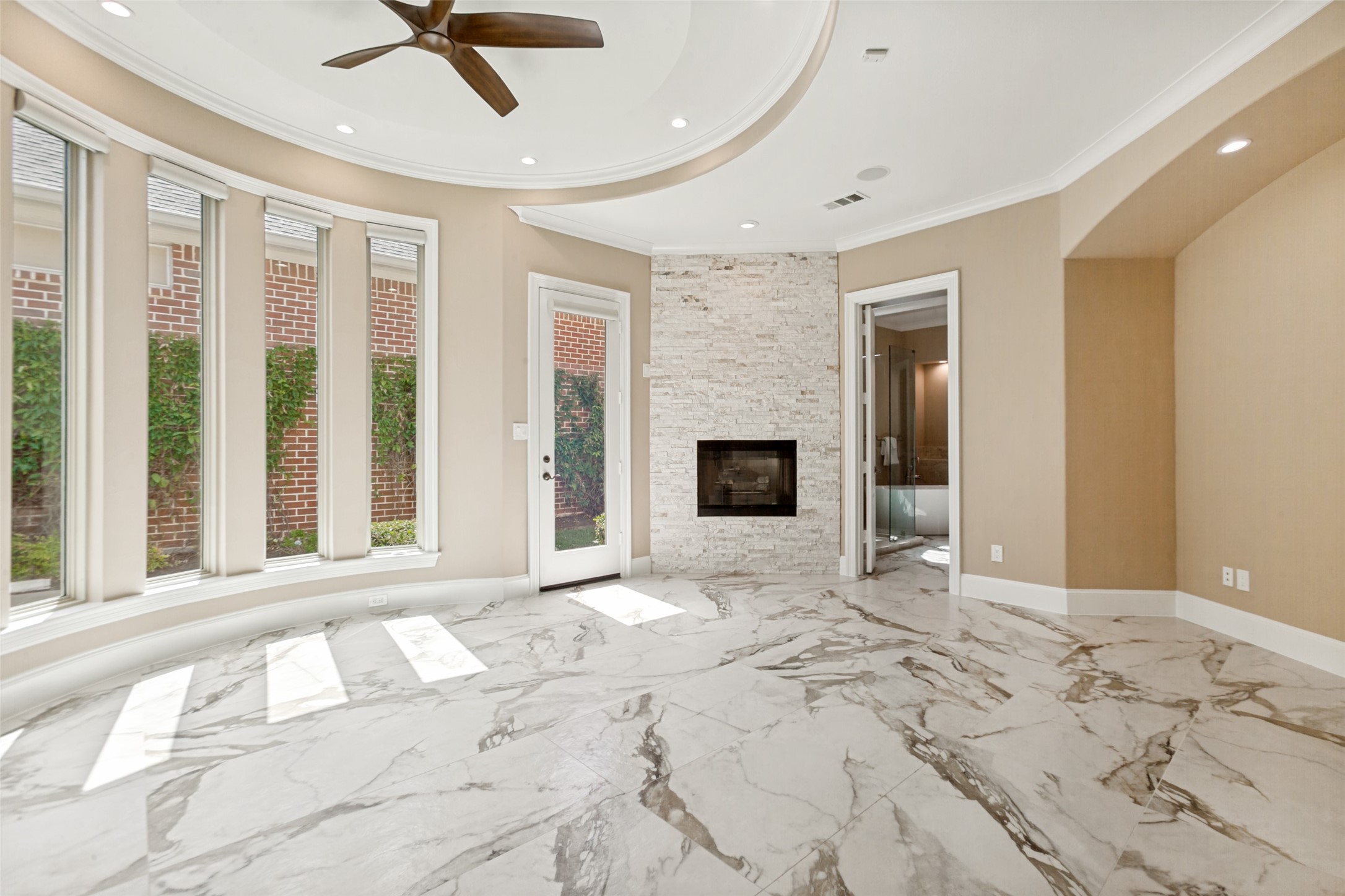 5128 Meadowlark Drive