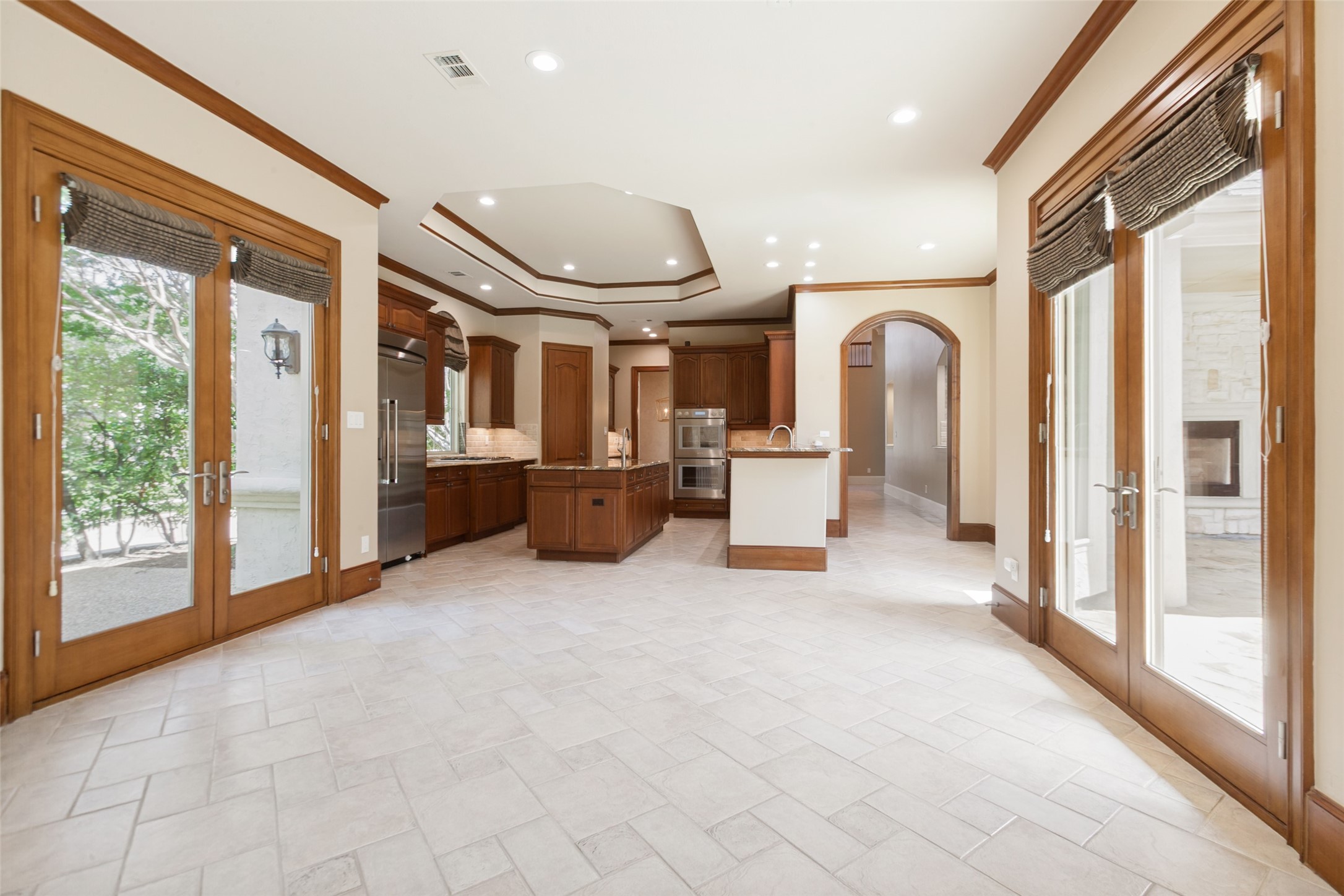 5128 Meadowlark Drive