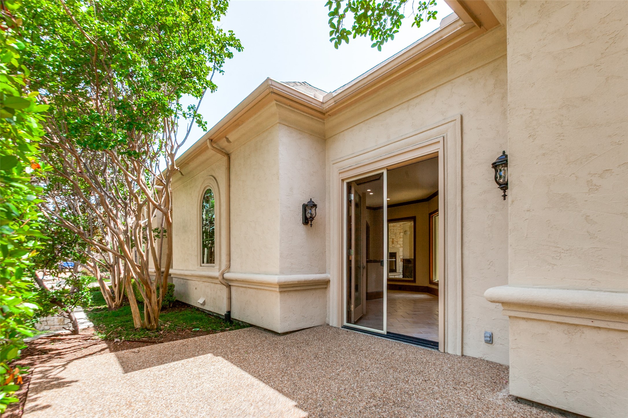 5128 Meadowlark Drive