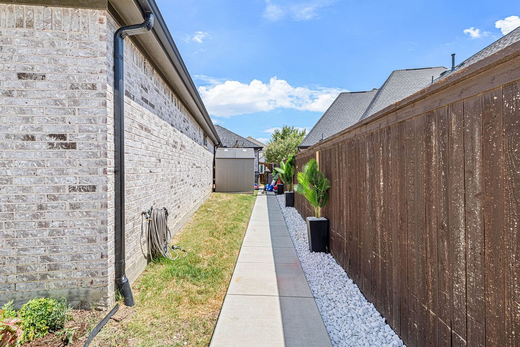 1009 Skyflower Lane