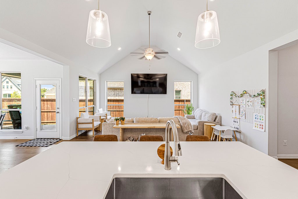 1009 Skyflower Lane