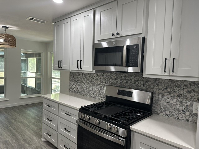 826 Meadowview Lane