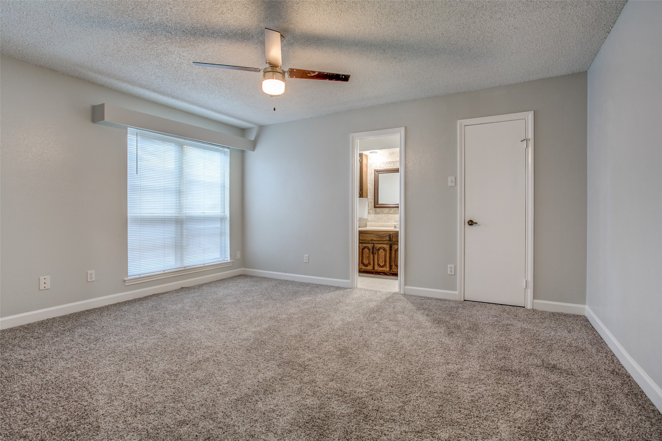 1013 Carriagehouse Lane
