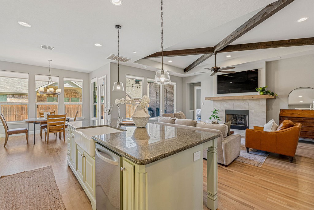 1405 Grassland Drive