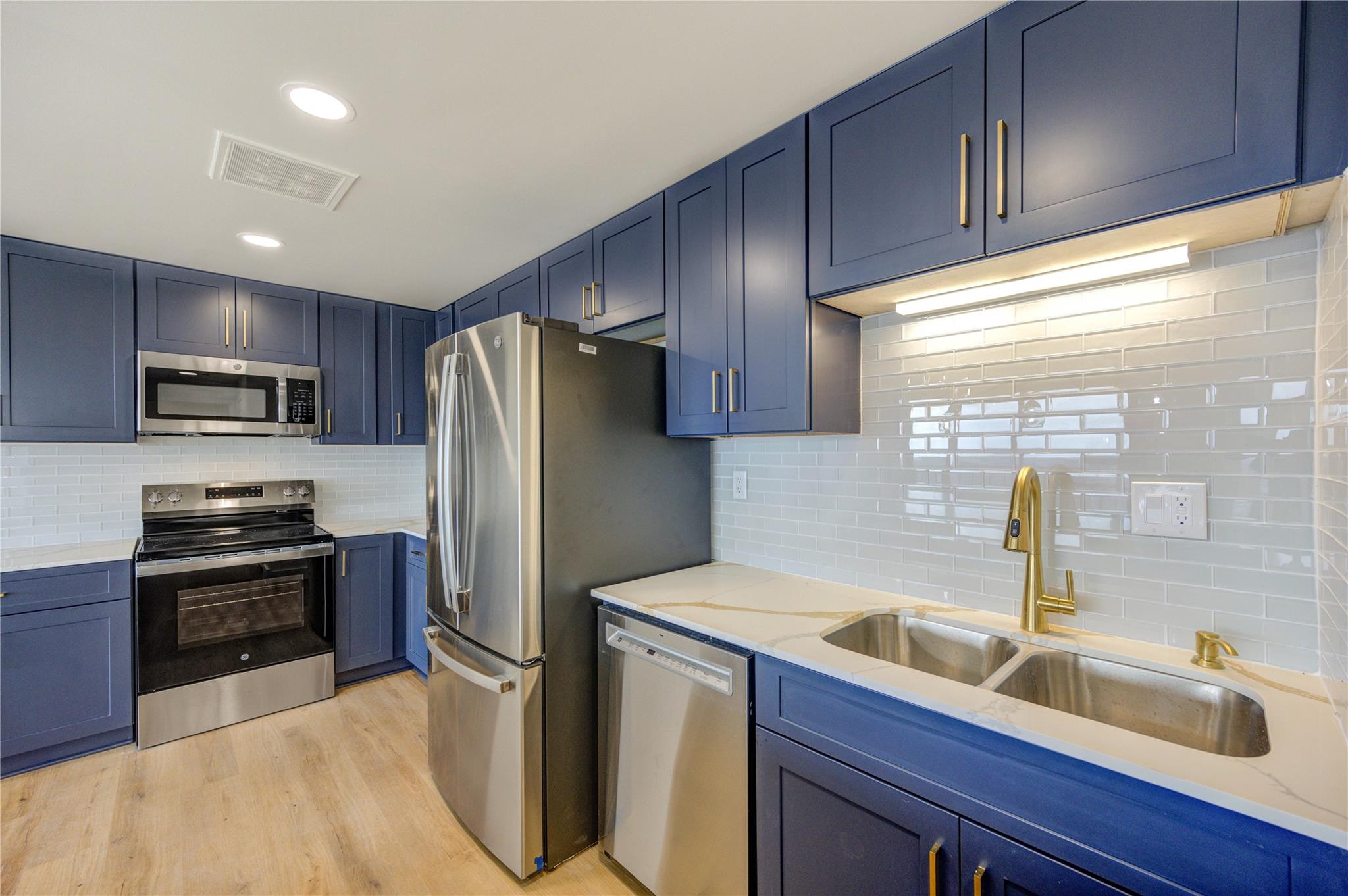 2001 Holcombe Boulevard # 2203