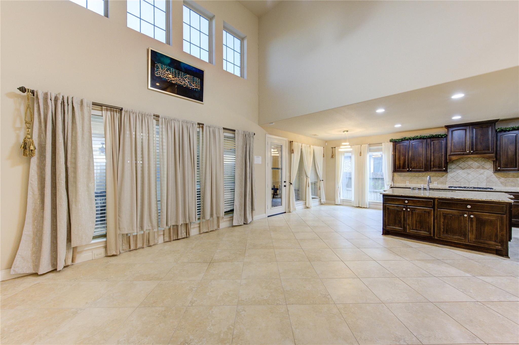 11227 Dunstan Hill Drive