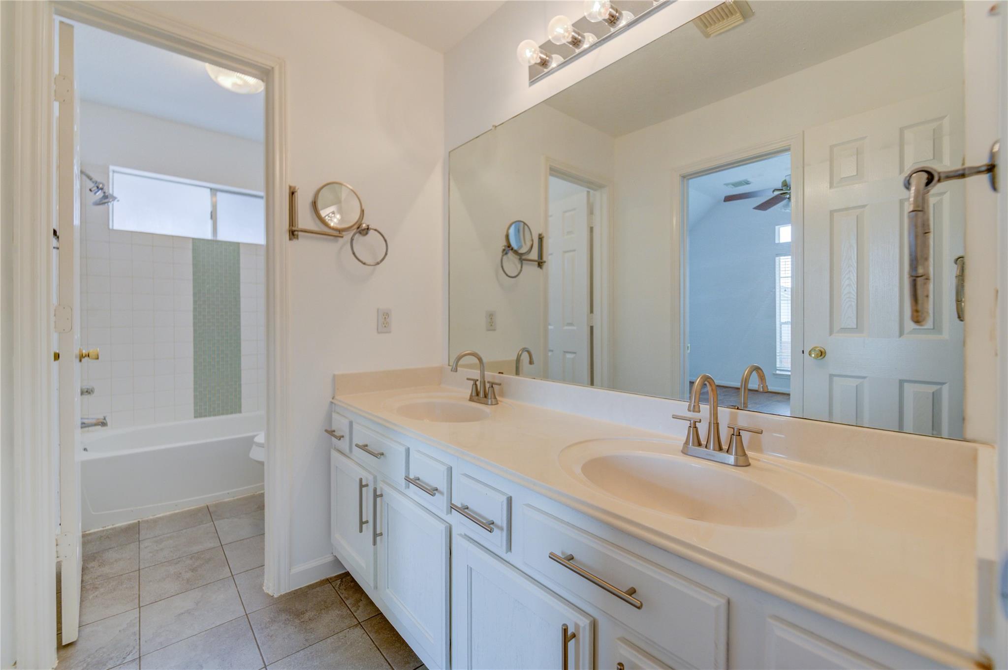 16464 Beewood Glen Drive