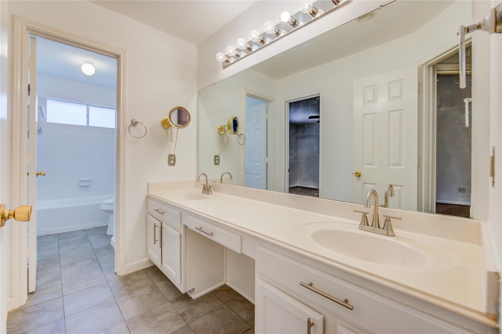 16464 Beewood Glen Drive