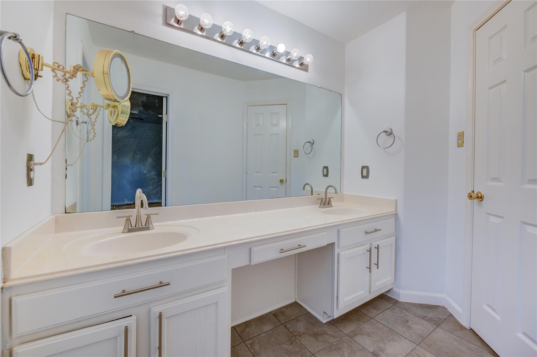 16464 Beewood Glen Drive