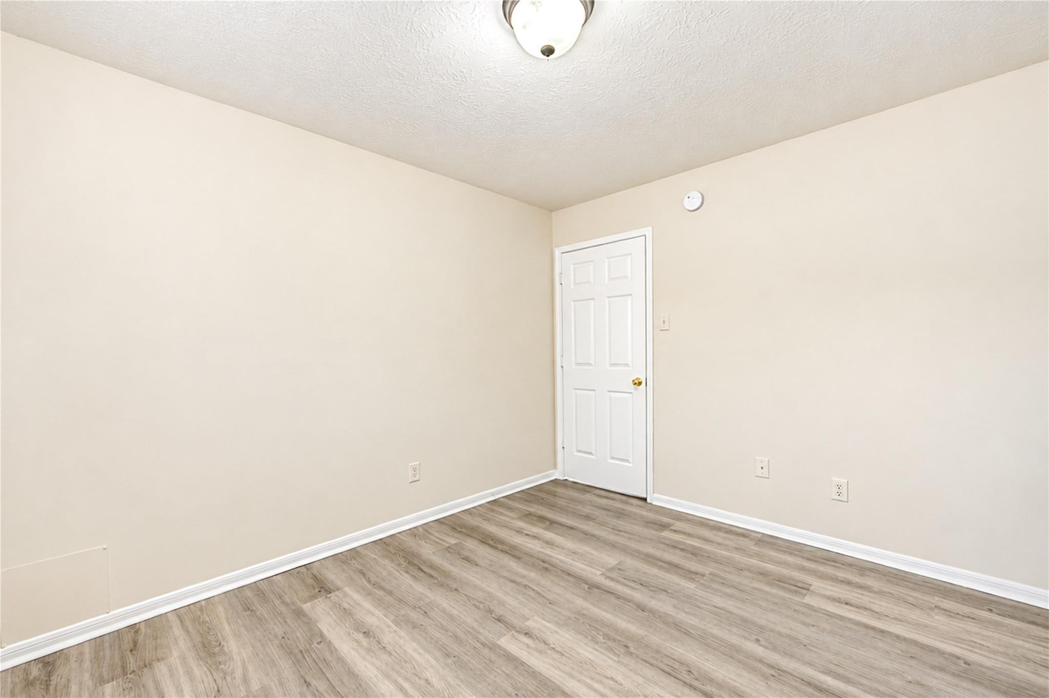 1526 Rogers Lake Lane