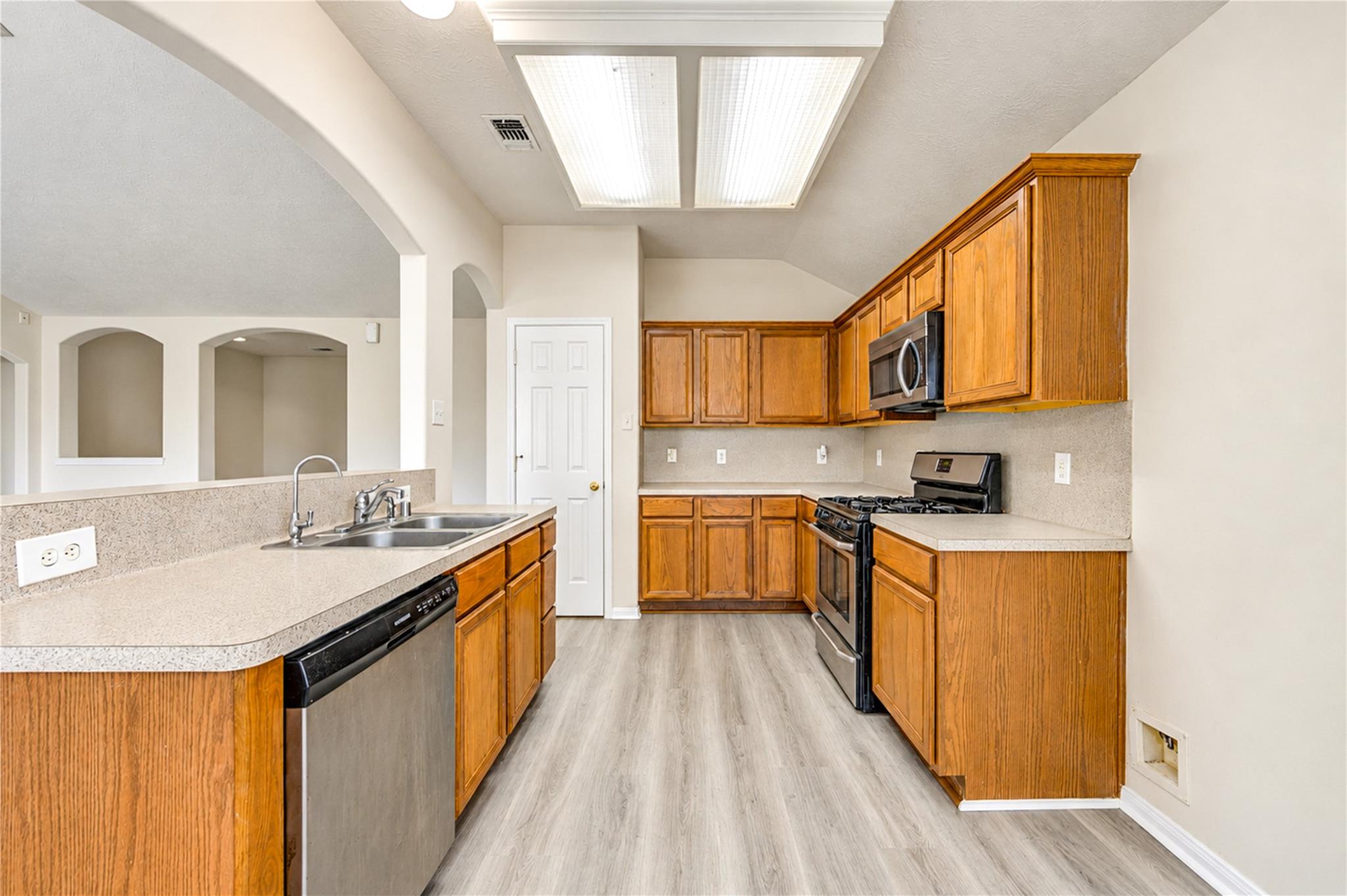 1526 Rogers Lake Lane