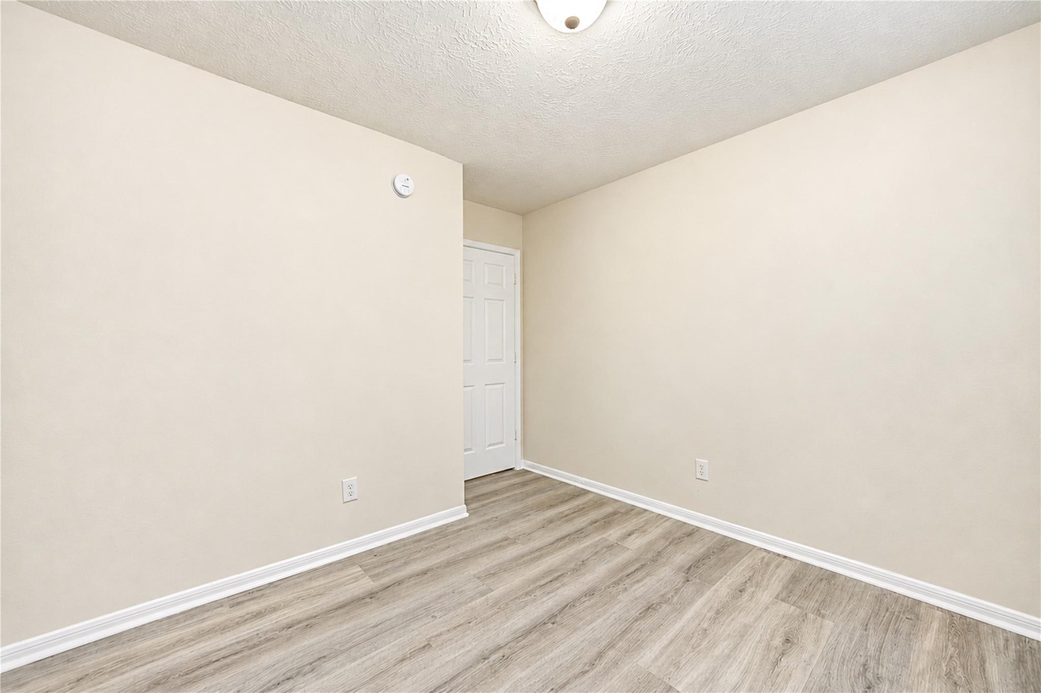 1526 Rogers Lake Lane