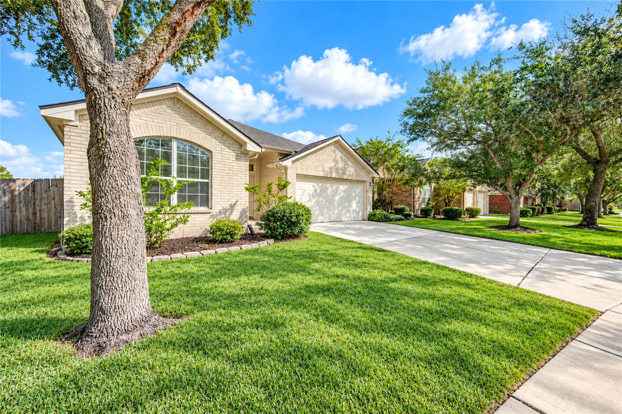 1526 Rogers Lake Lane