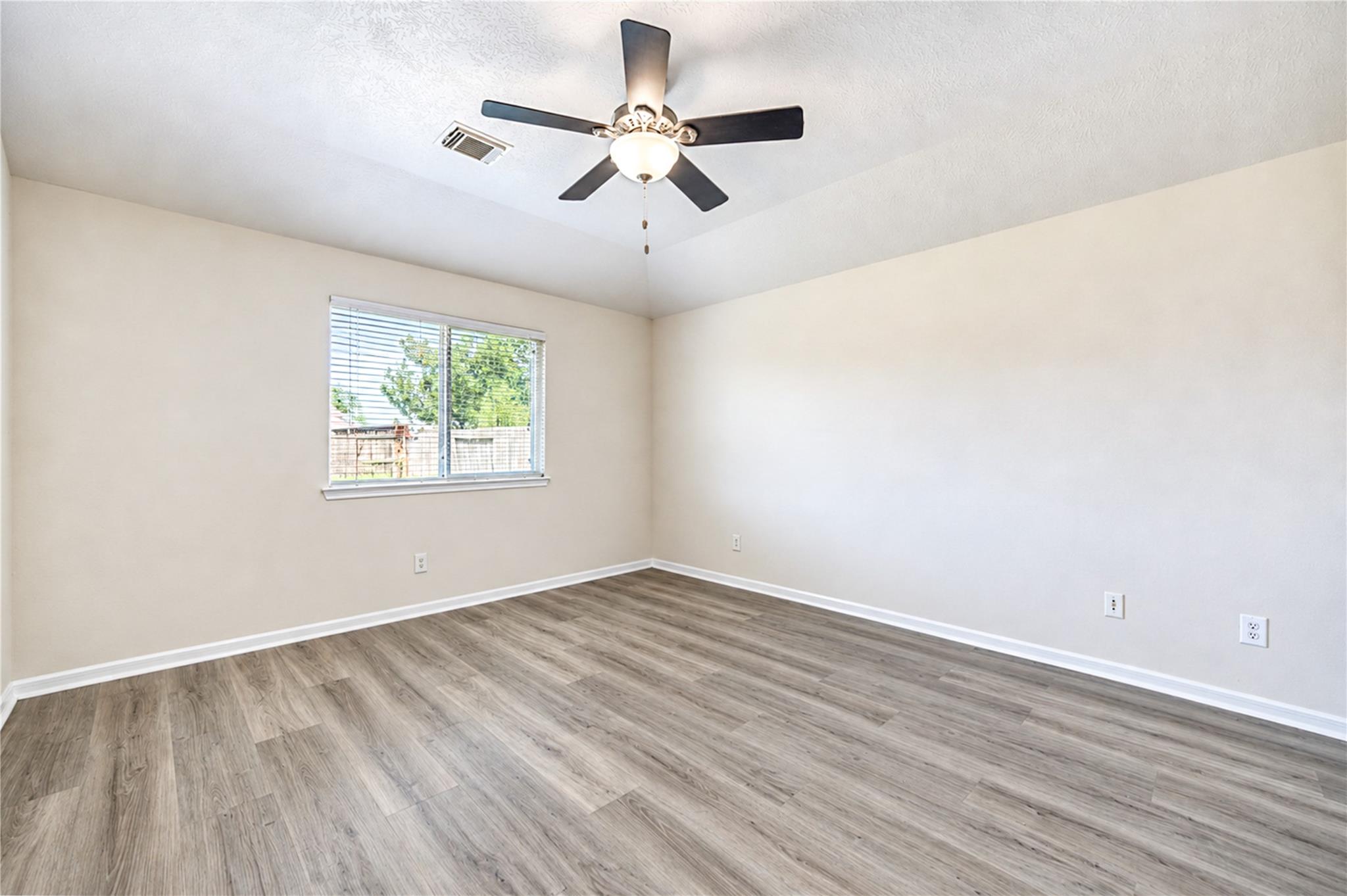 1526 Rogers Lake Lane