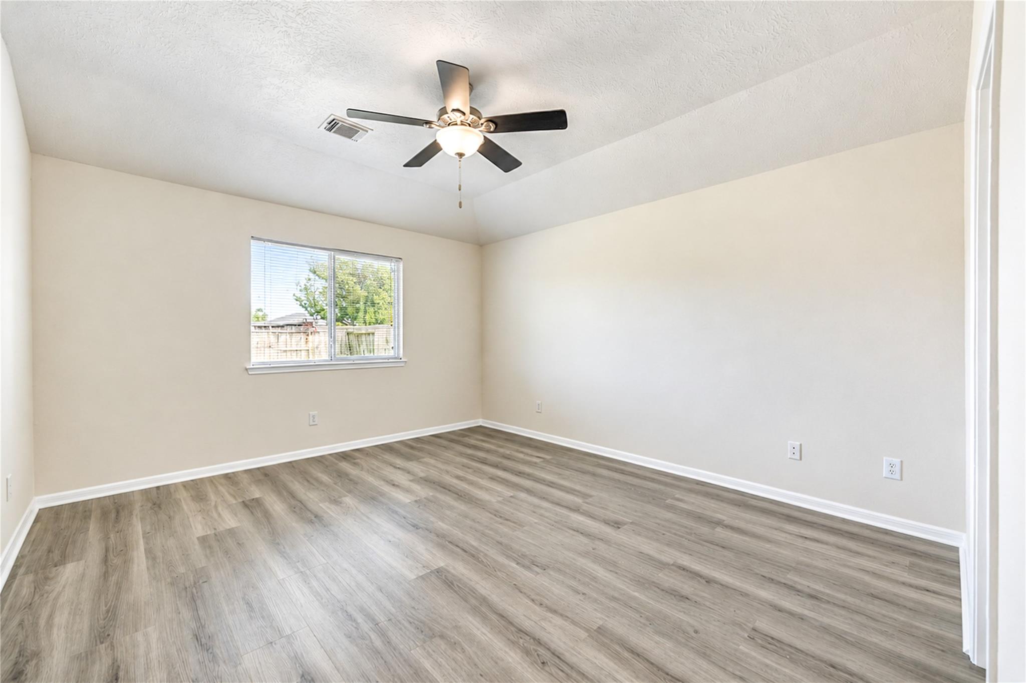 1526 Rogers Lake Lane