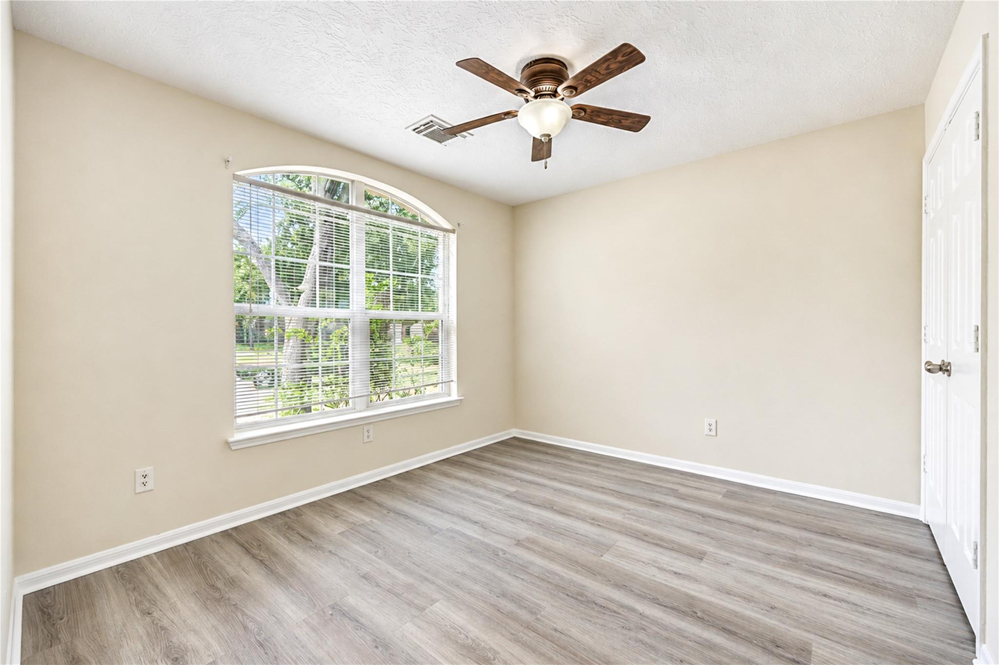 1526 Rogers Lake Lane