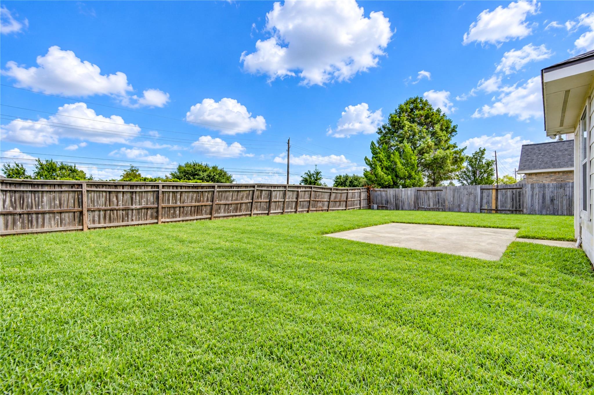 1526 Rogers Lake Lane