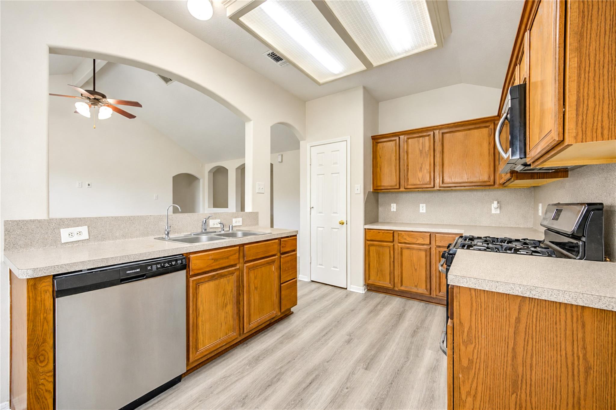 1526 Rogers Lake Lane