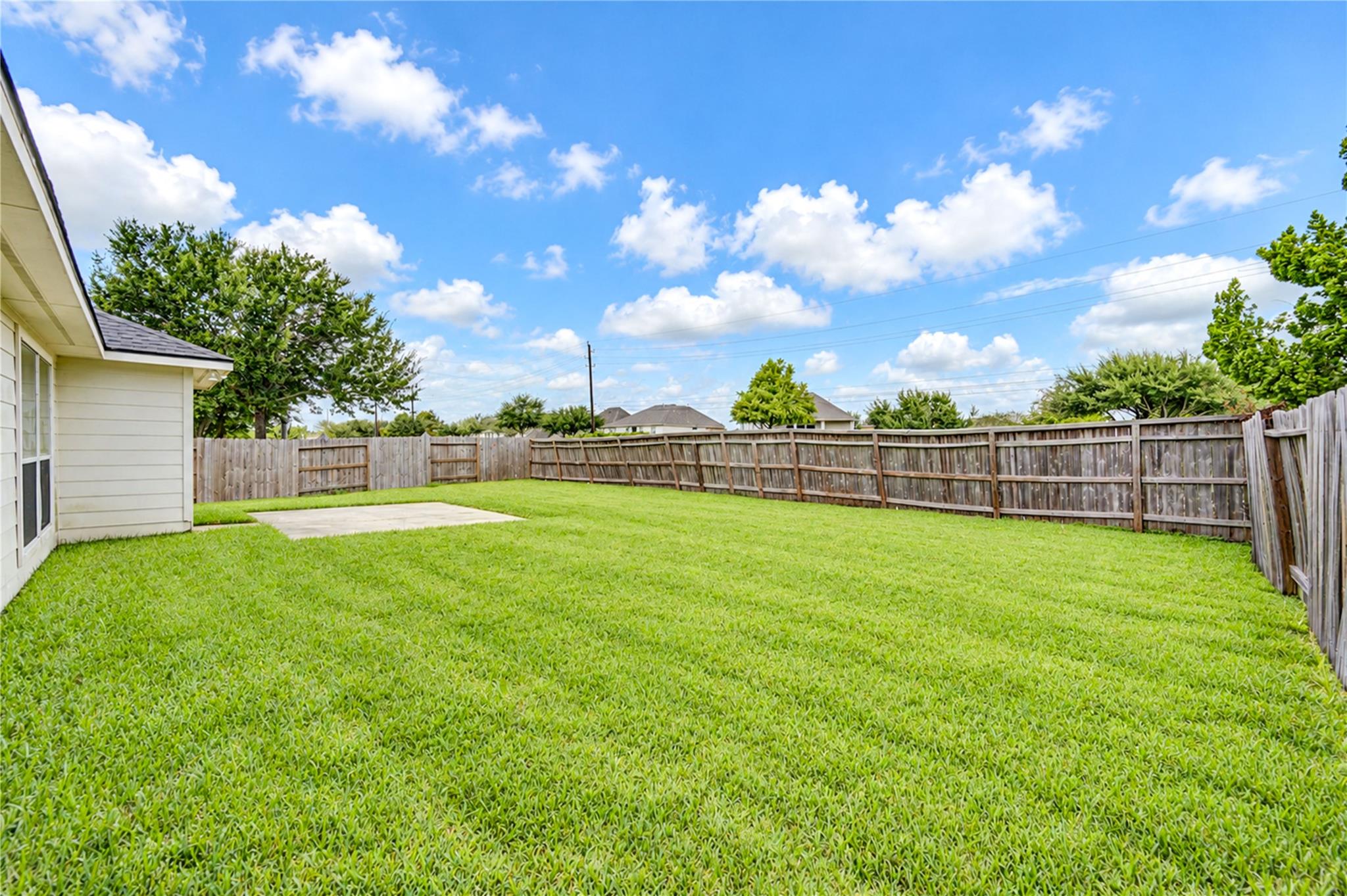 1526 Rogers Lake Lane