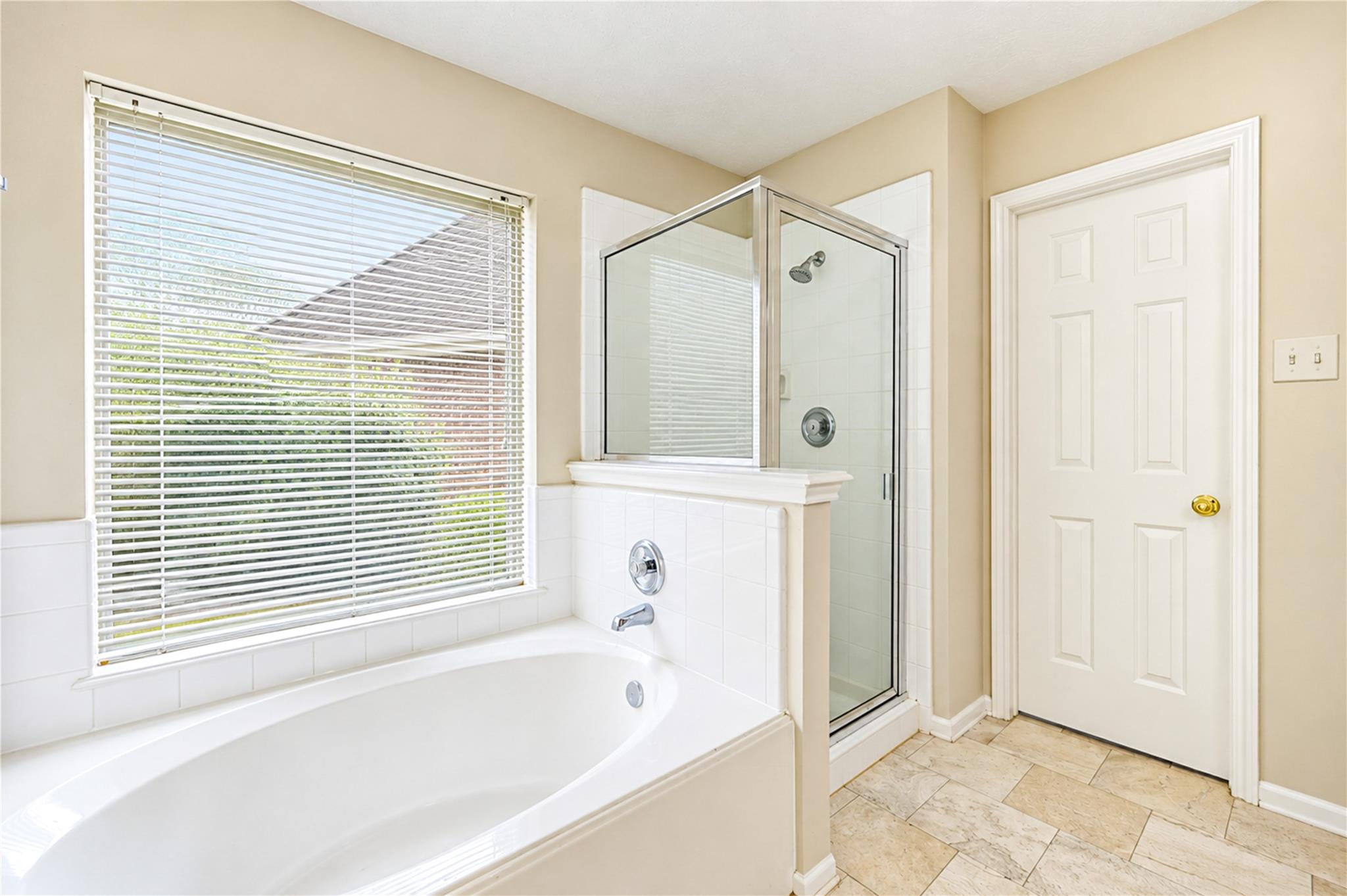 1526 Rogers Lake Lane