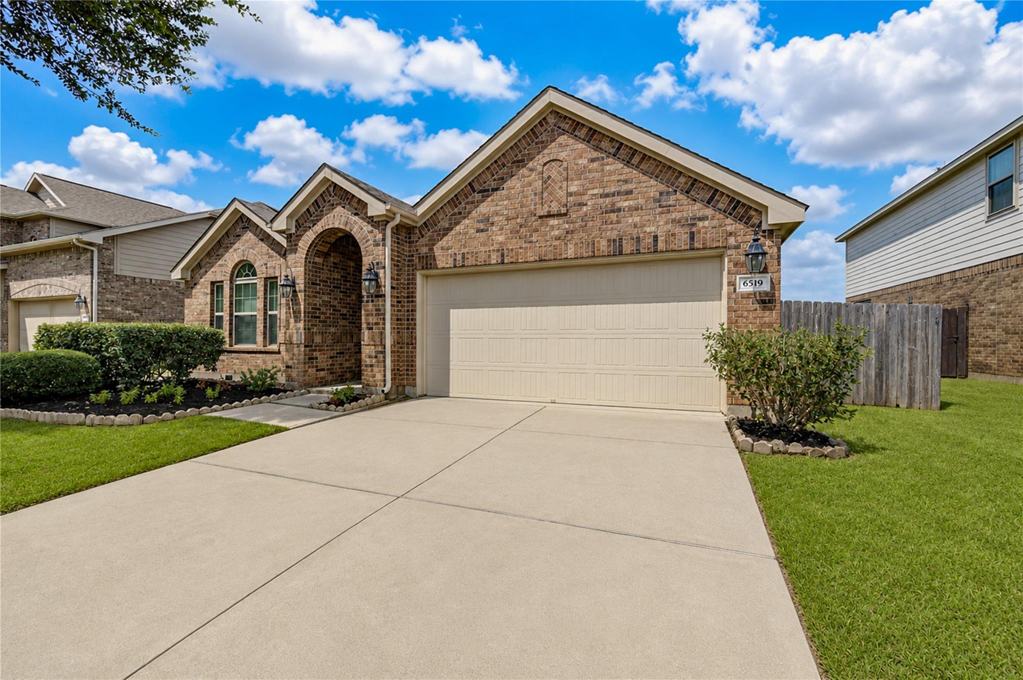 6519 Point Hollow Lane