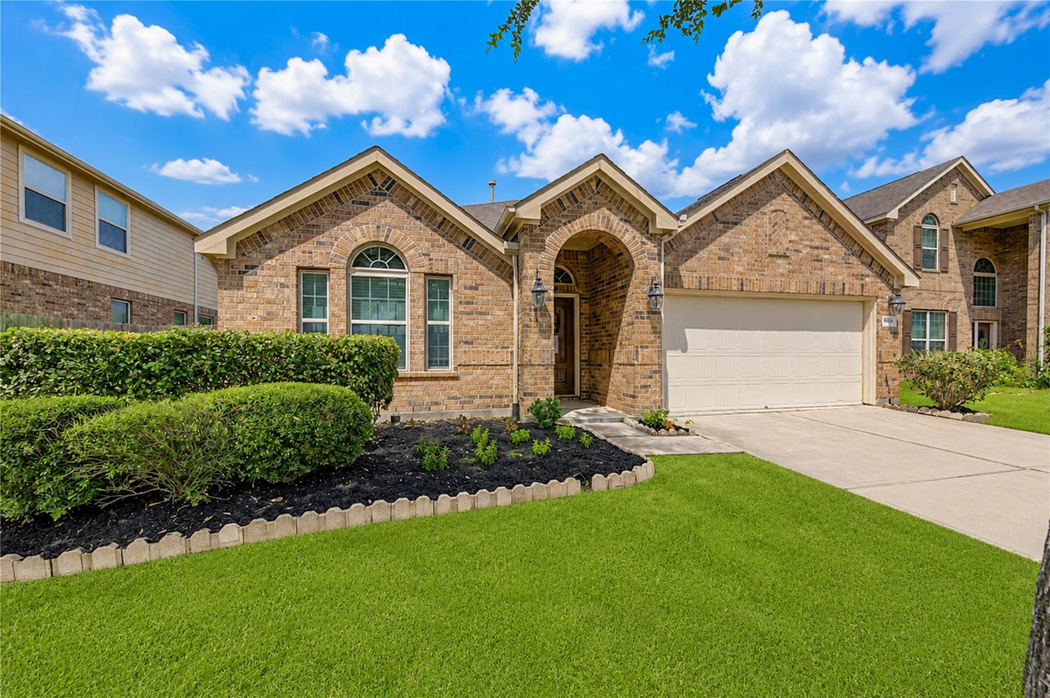 6519 Point Hollow Lane
