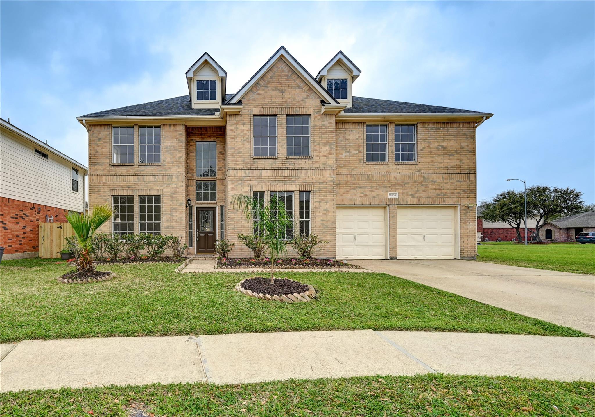 11906 Dinosaur Valley Drive