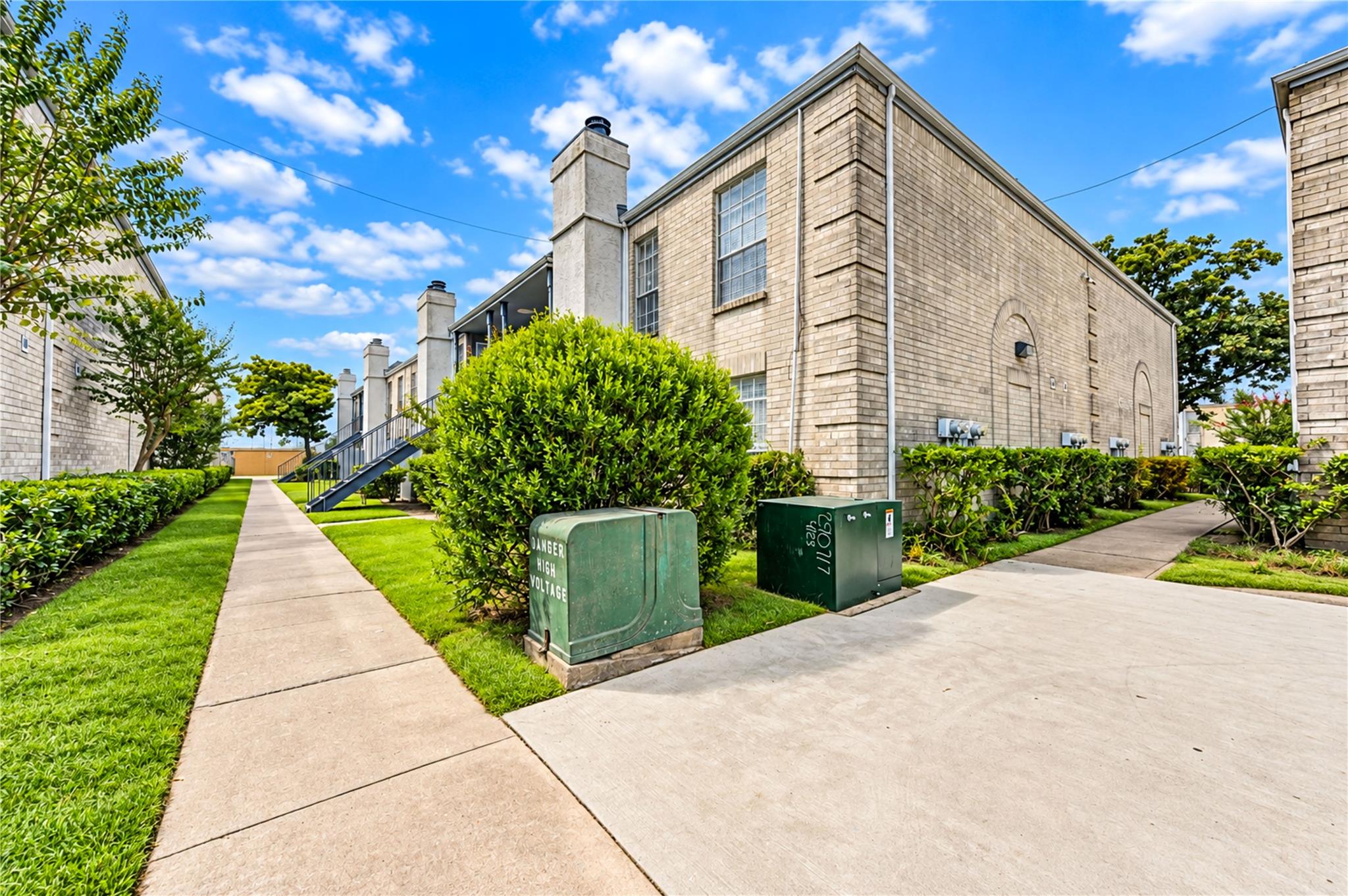 6606 De Moss Drive # 1201