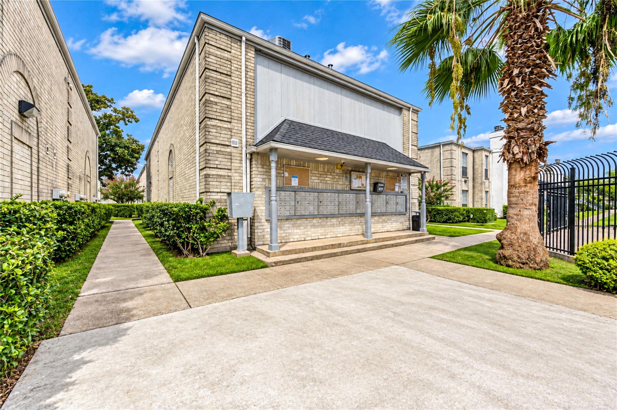 6606 De Moss Drive # 1201