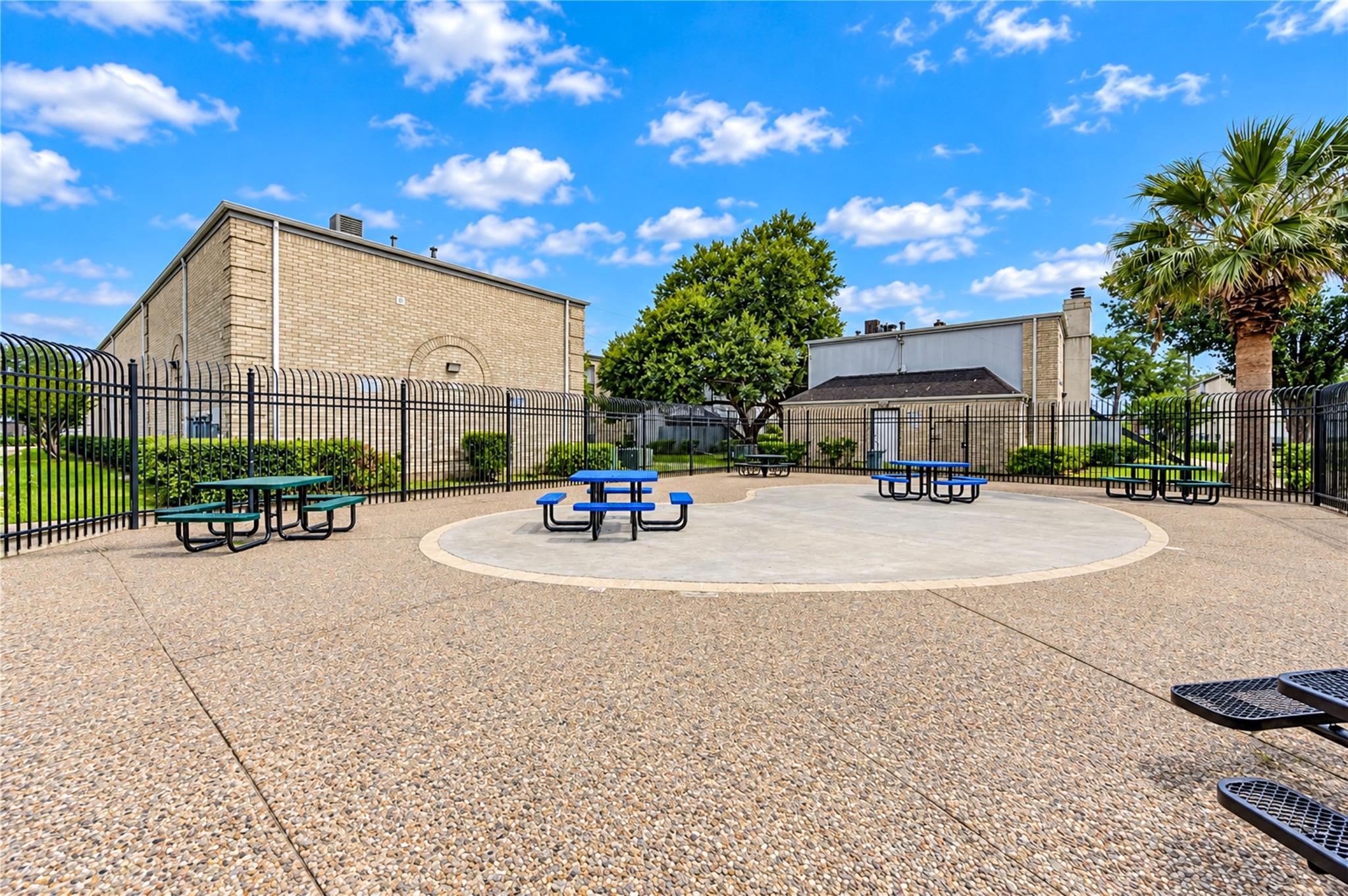6606 De Moss Drive # 1201