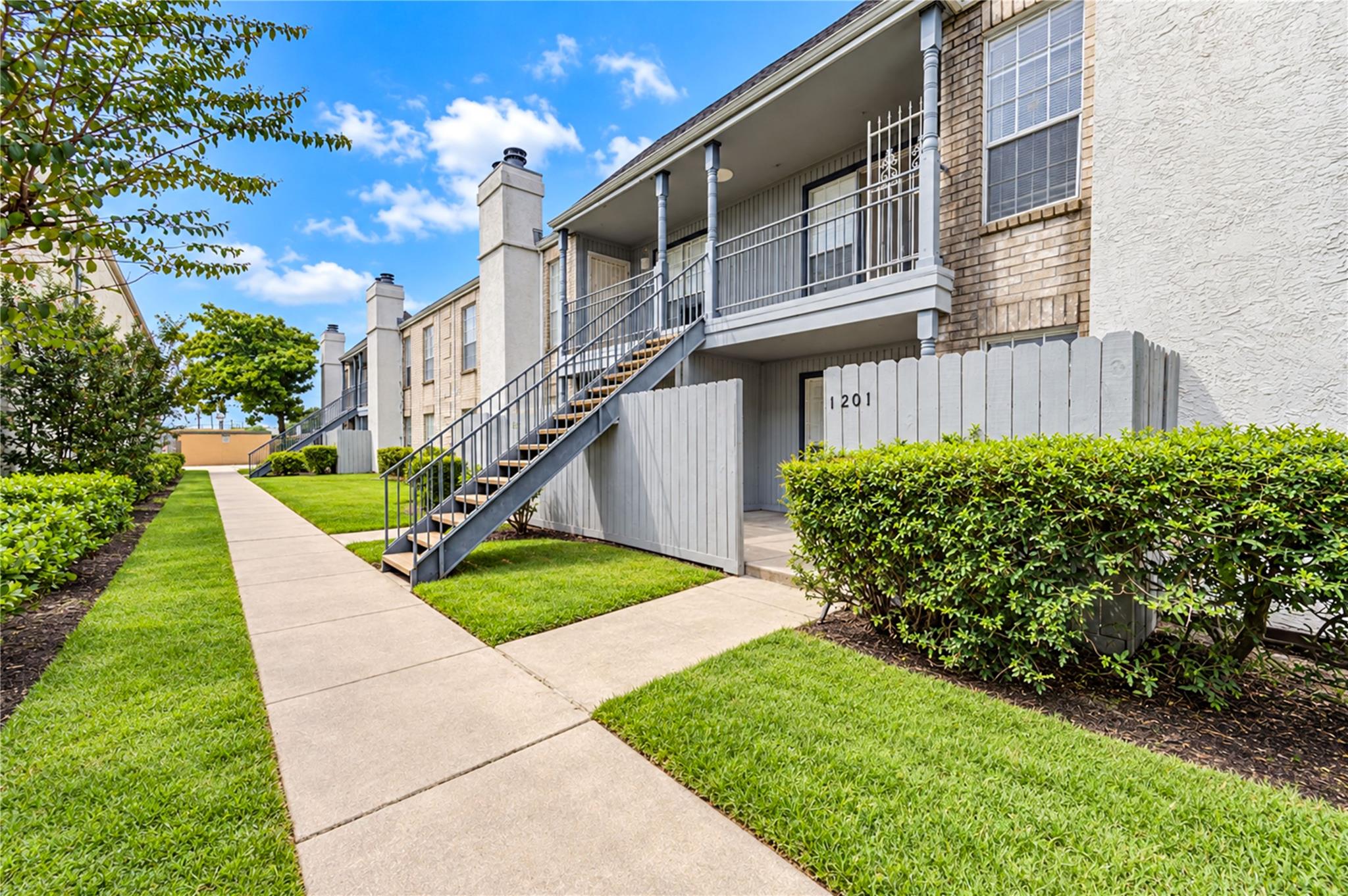 6606 De Moss Drive # 1201