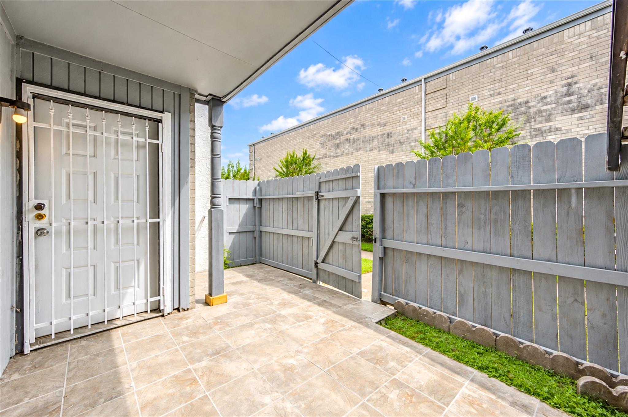 6606 De Moss Drive # 1201