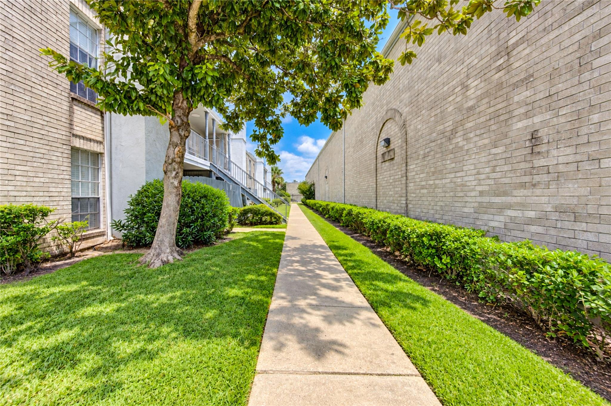 6606 De Moss Drive # 1201